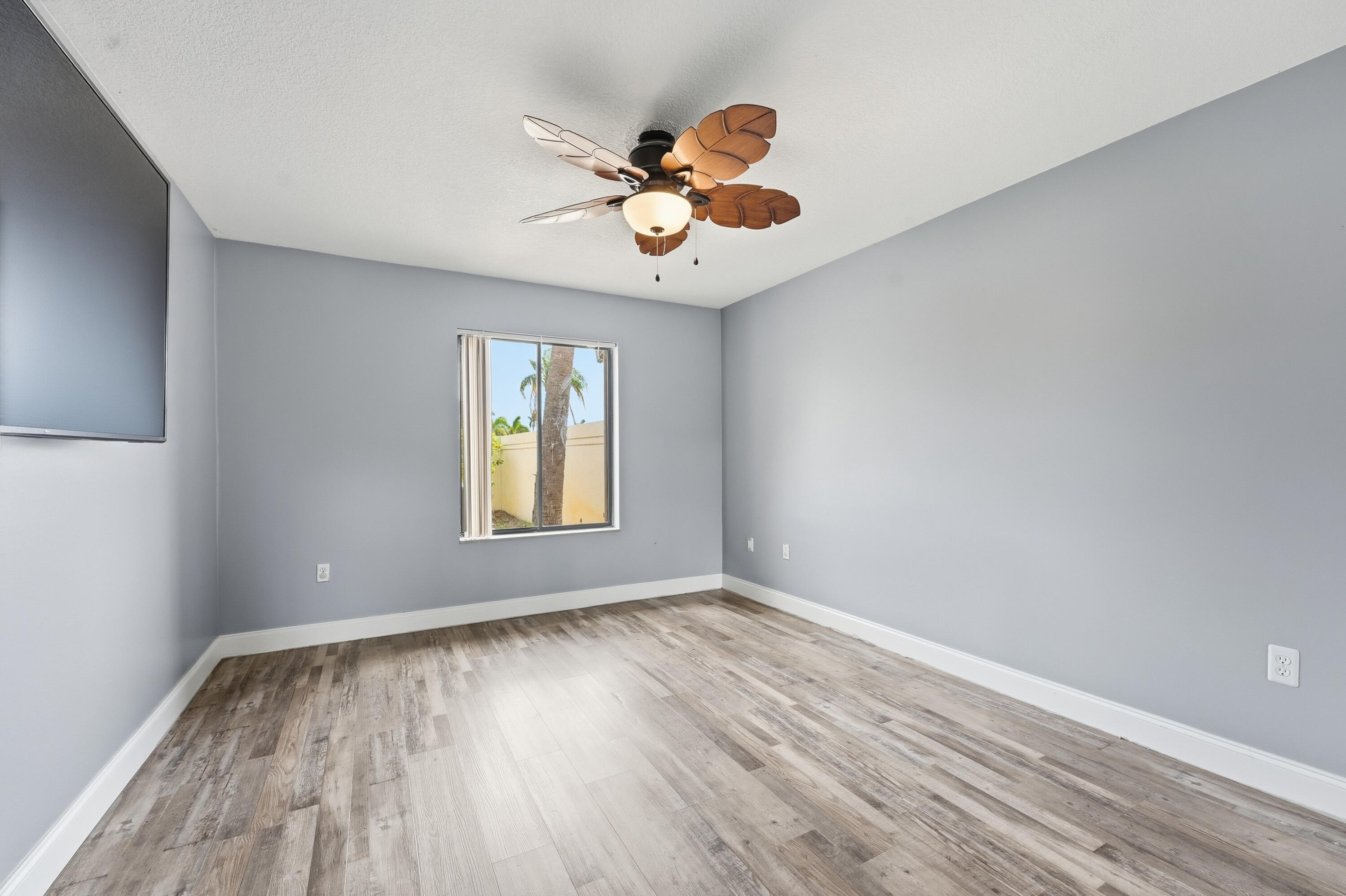 SARATOGA POINTE - Residential