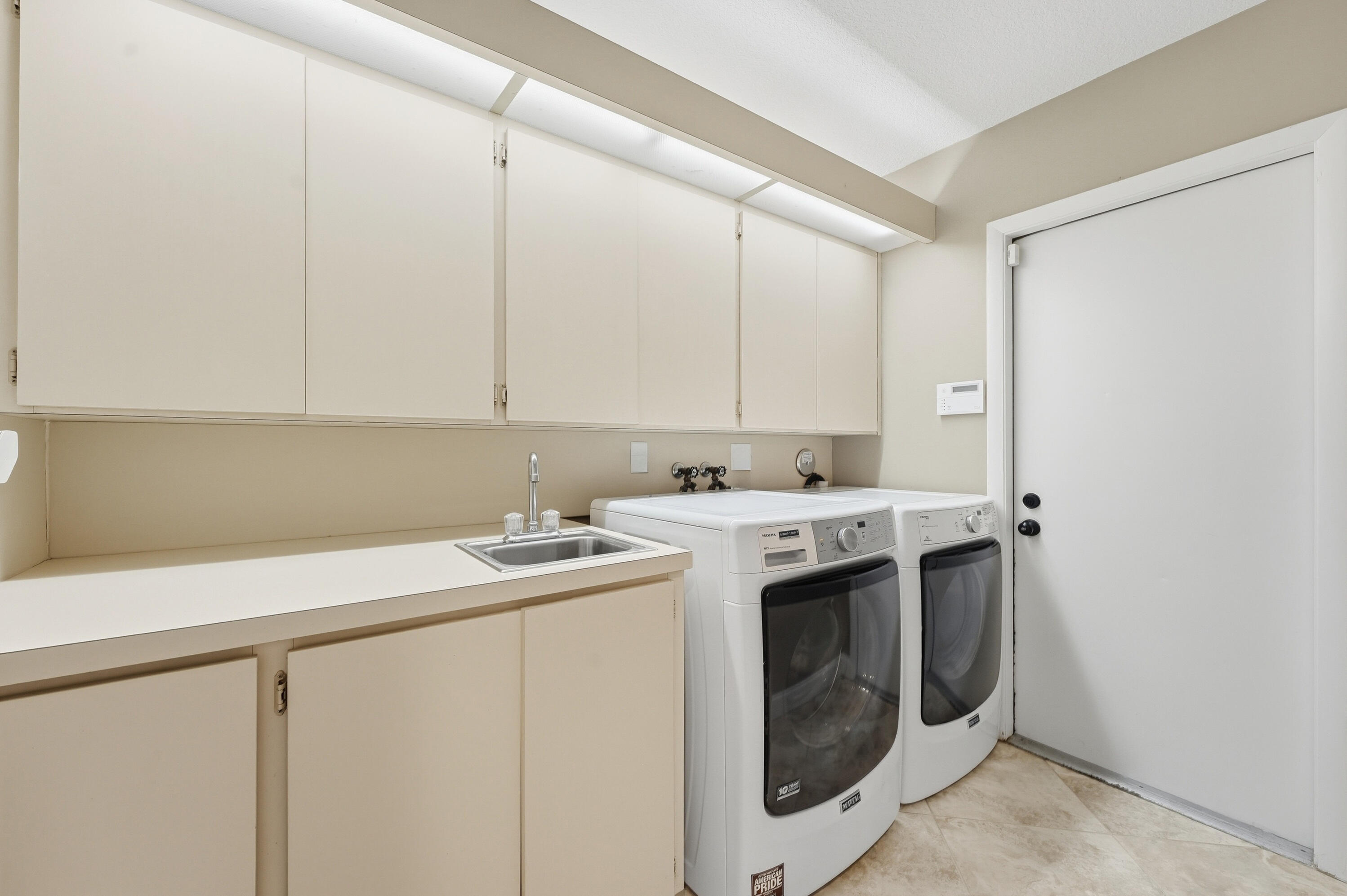 SARATOGA POINTE - Residential