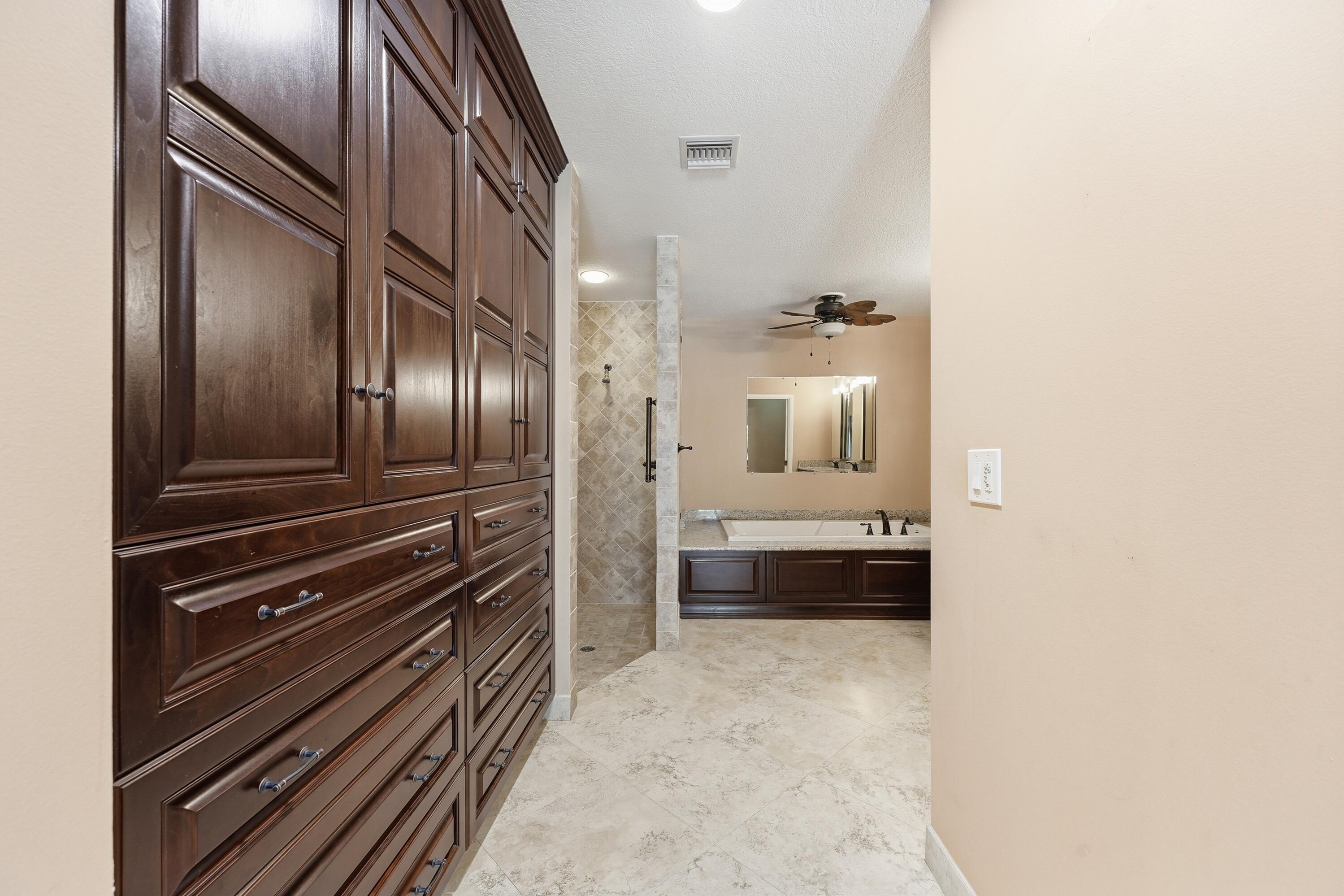 SARATOGA POINTE - Residential