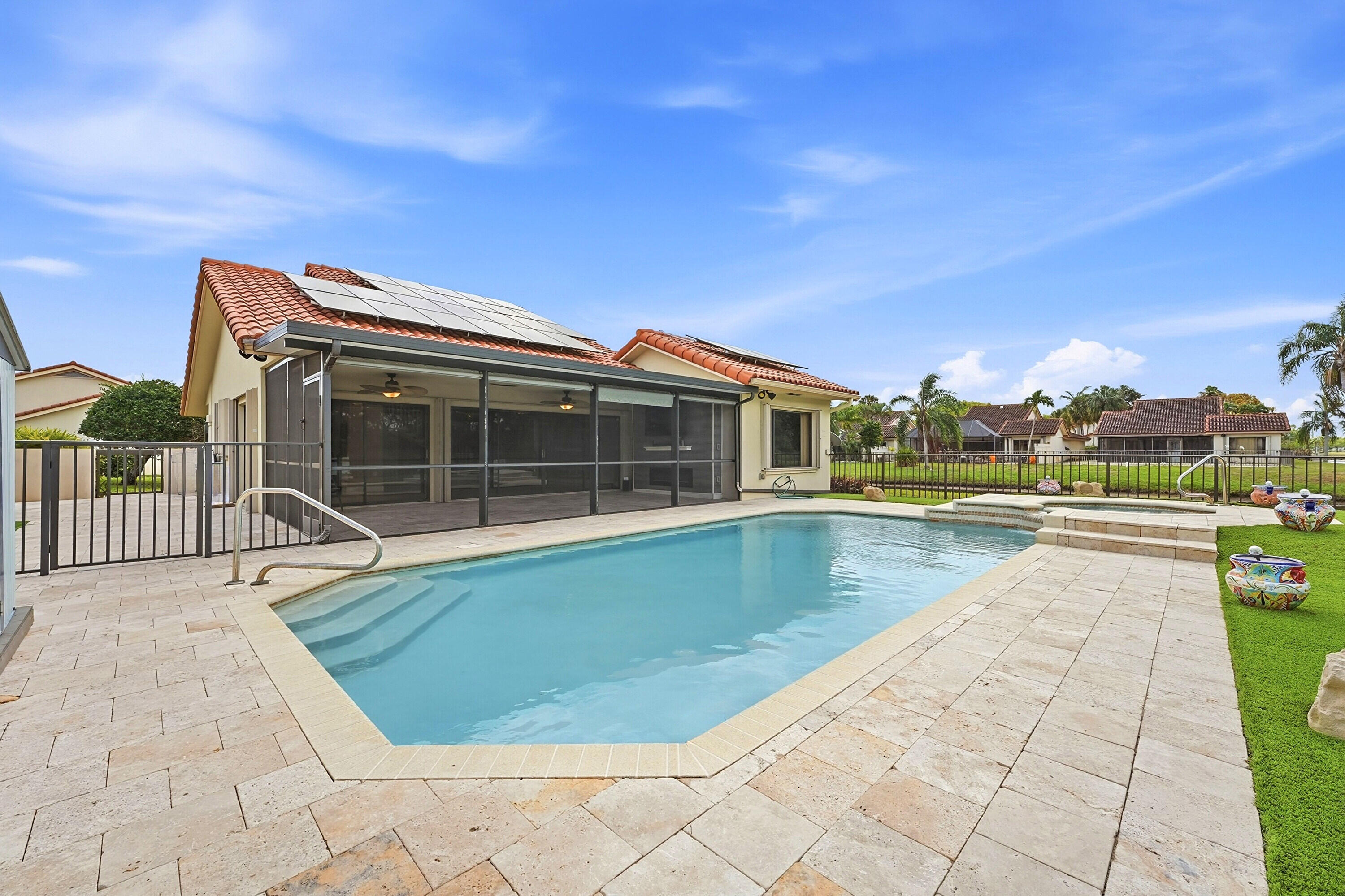 SARATOGA POINTE - Residential