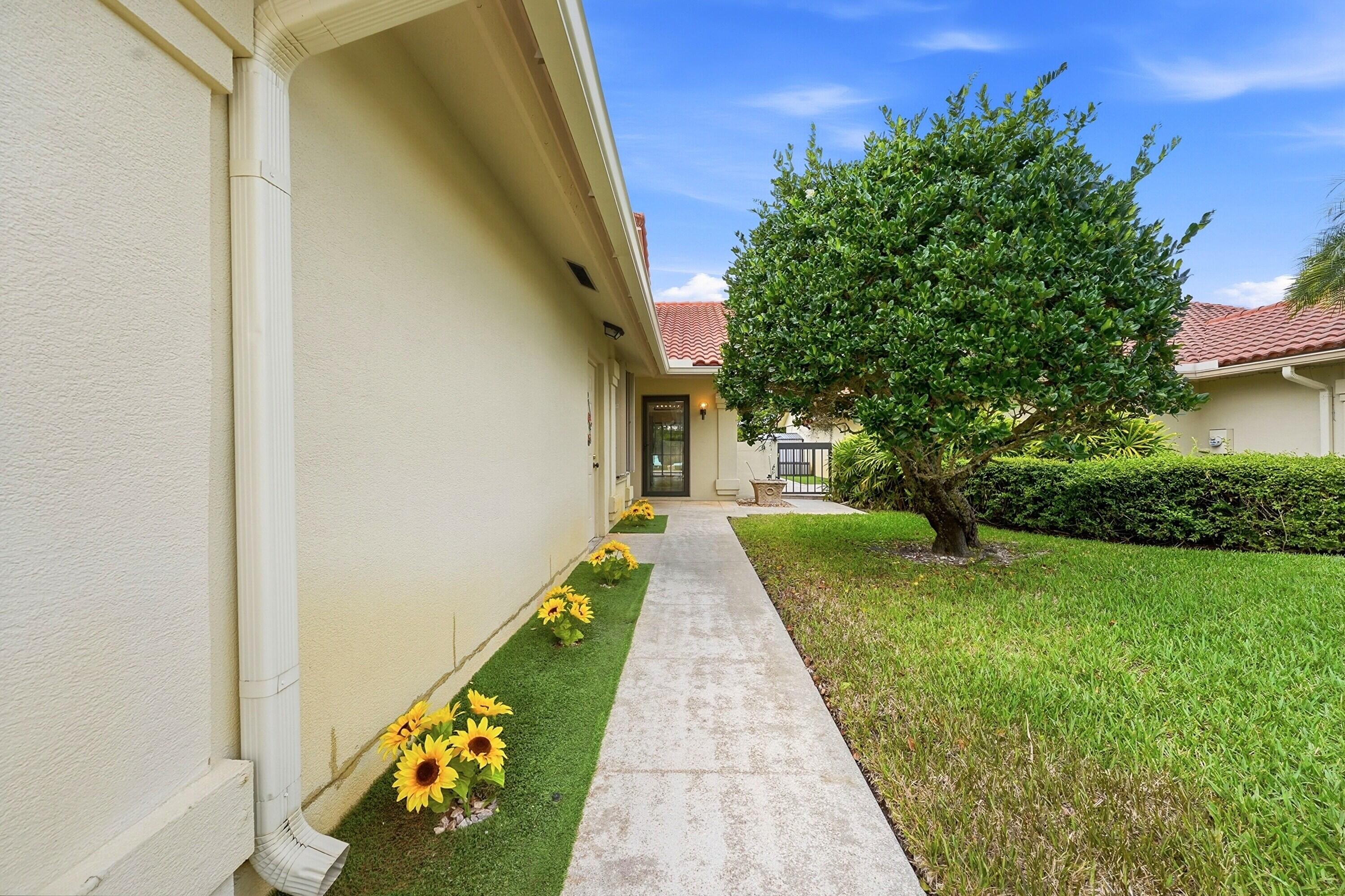 SARATOGA POINTE - Residential