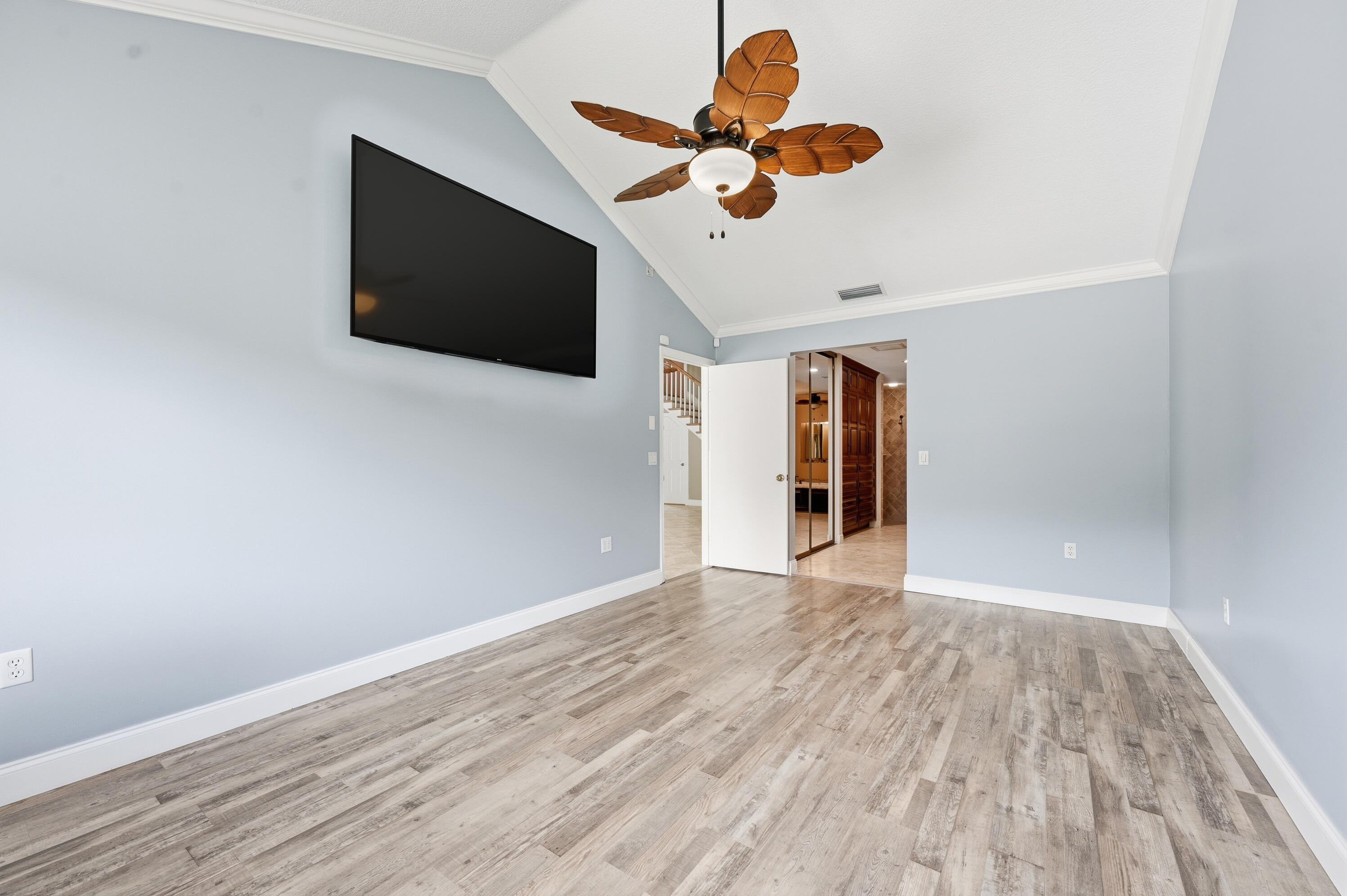 SARATOGA POINTE - Residential