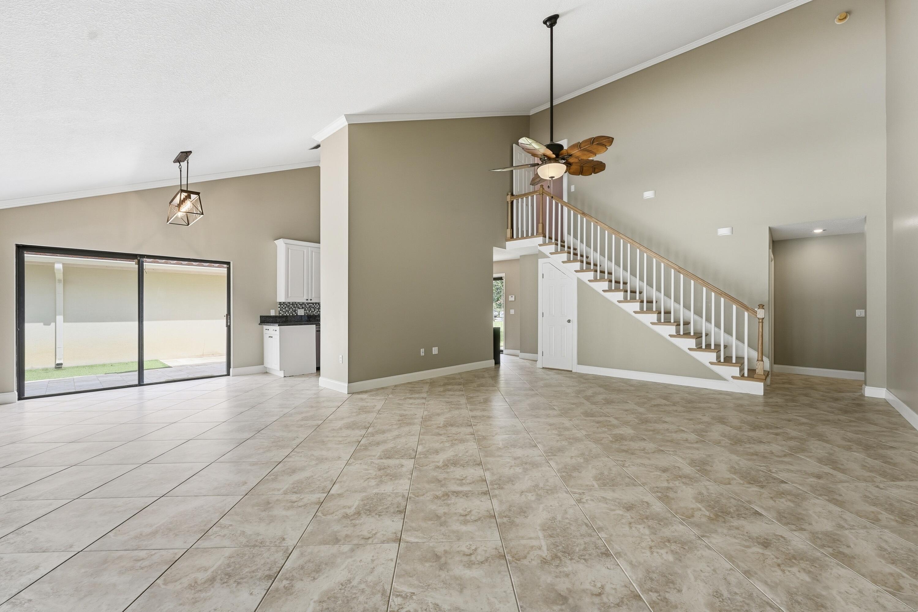 SARATOGA POINTE - Residential