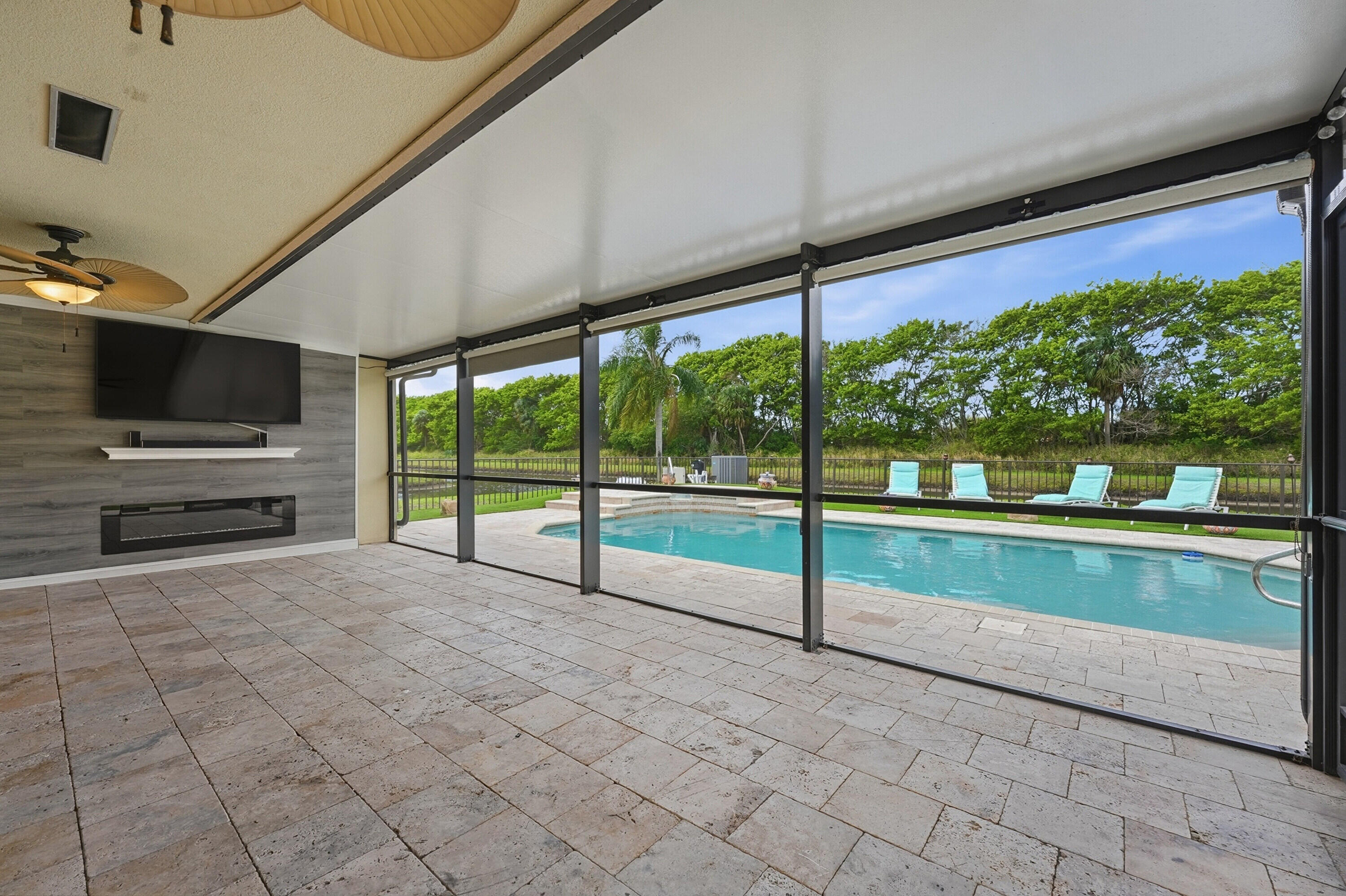 SARATOGA POINTE - Residential