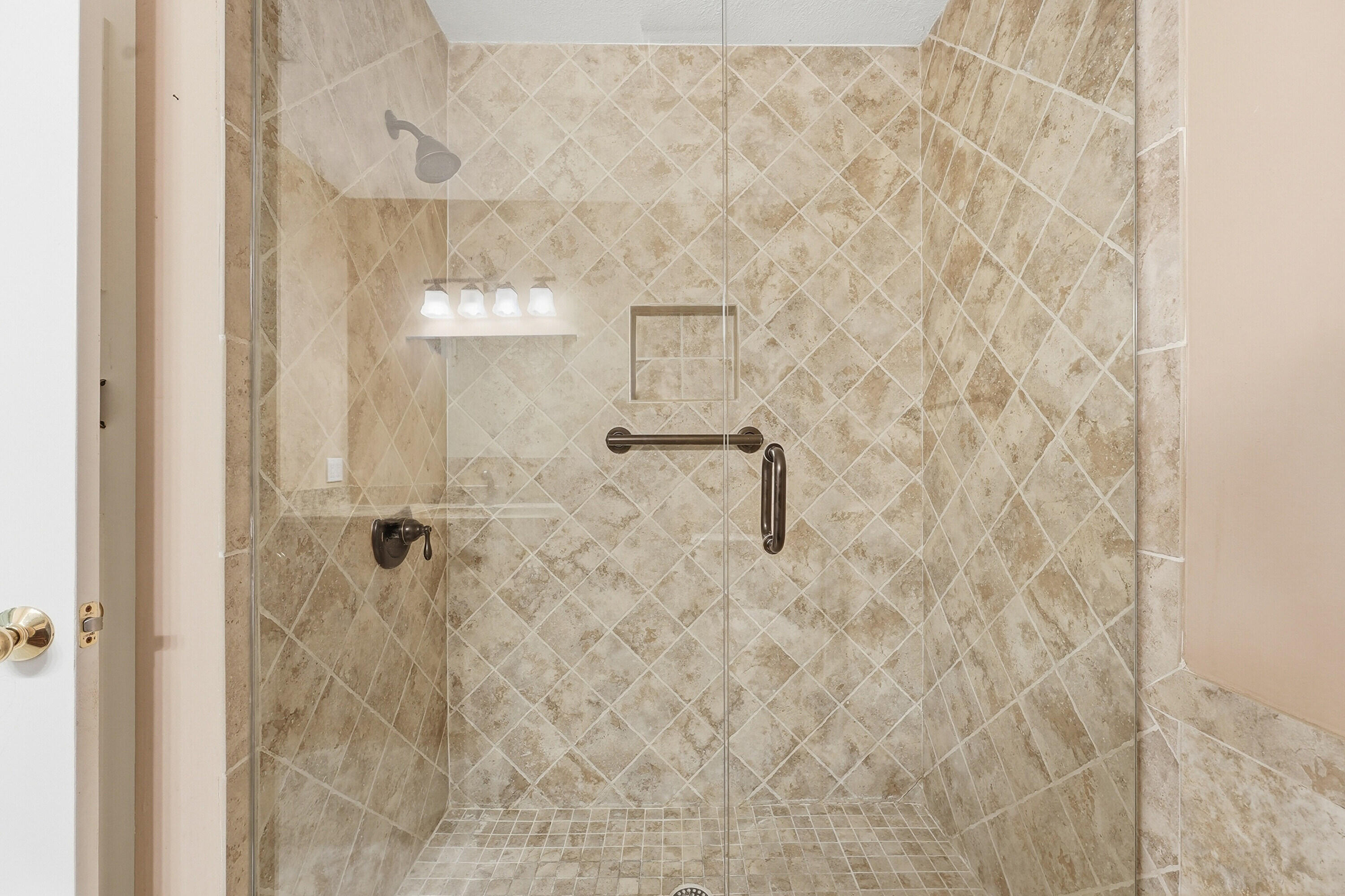 SARATOGA POINTE - Residential