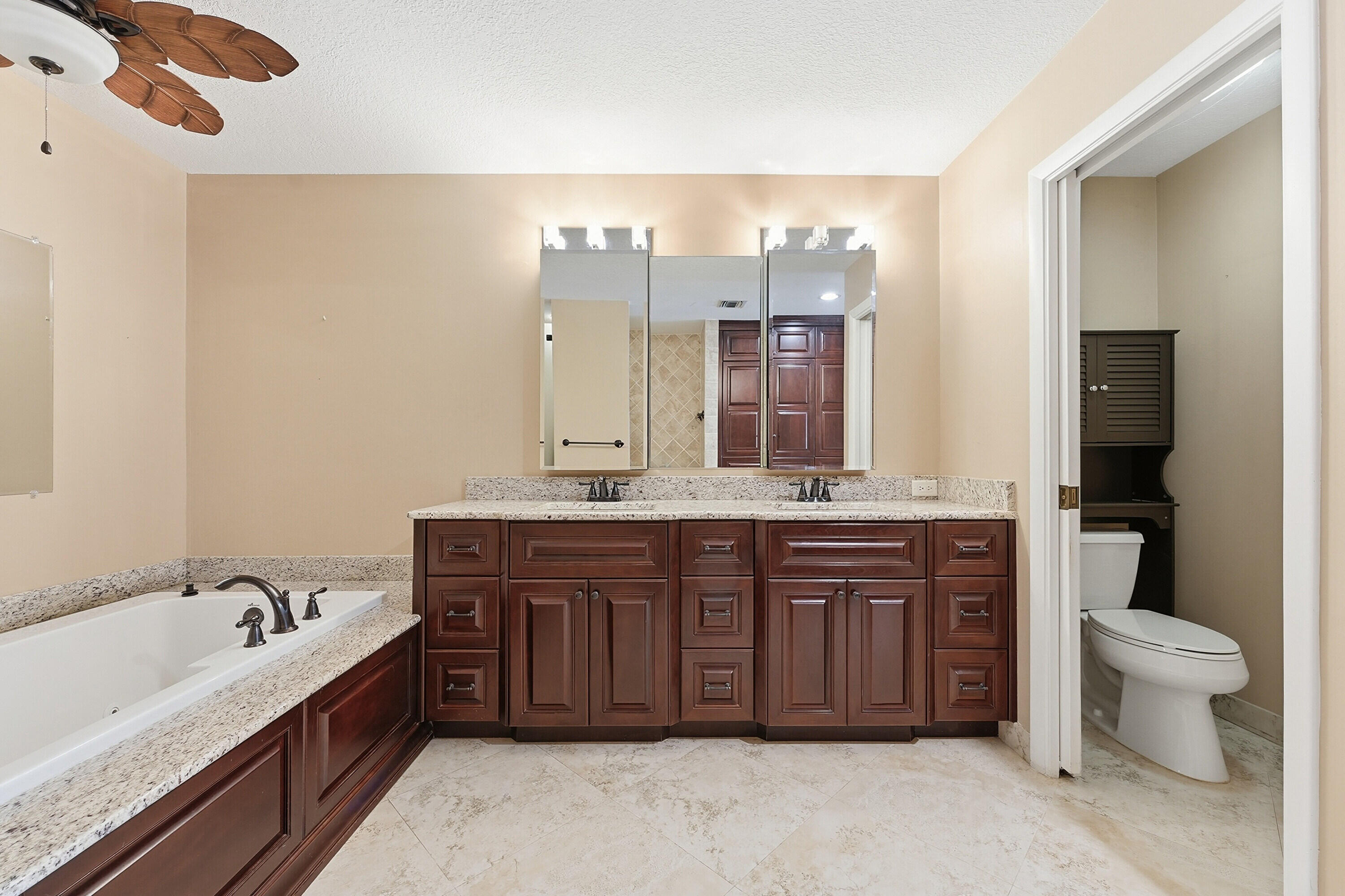 SARATOGA POINTE - Residential