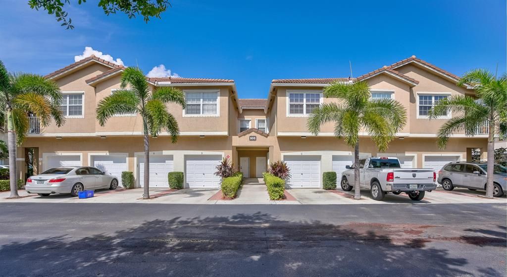 Photo of 103 Lighthouse Circle #D, Tequesta, FL 33469 (MLS # R10732878)