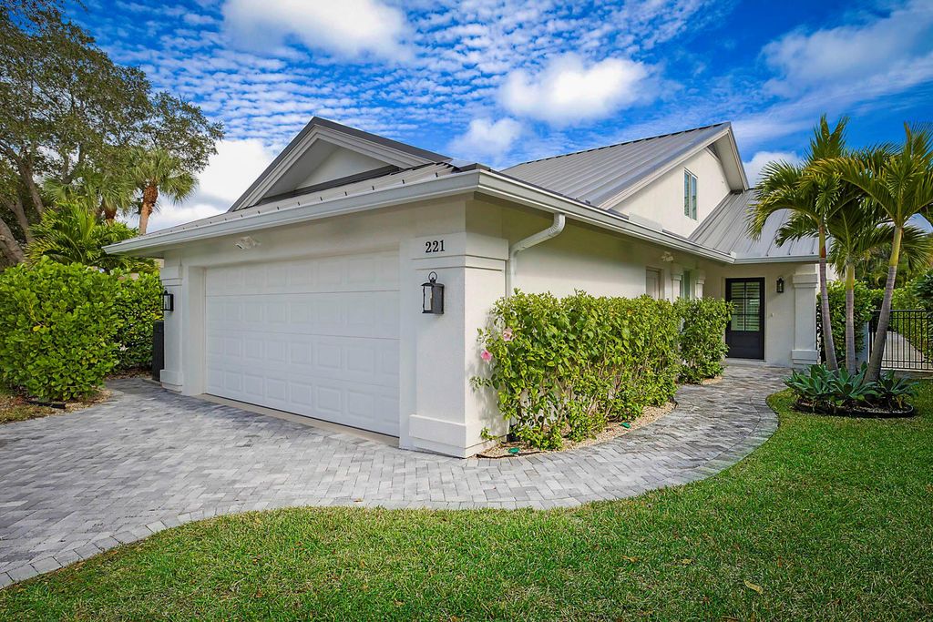Photo of 221 E River Park Drive, Jupiter, FL 33477 (MLS # R11146846)