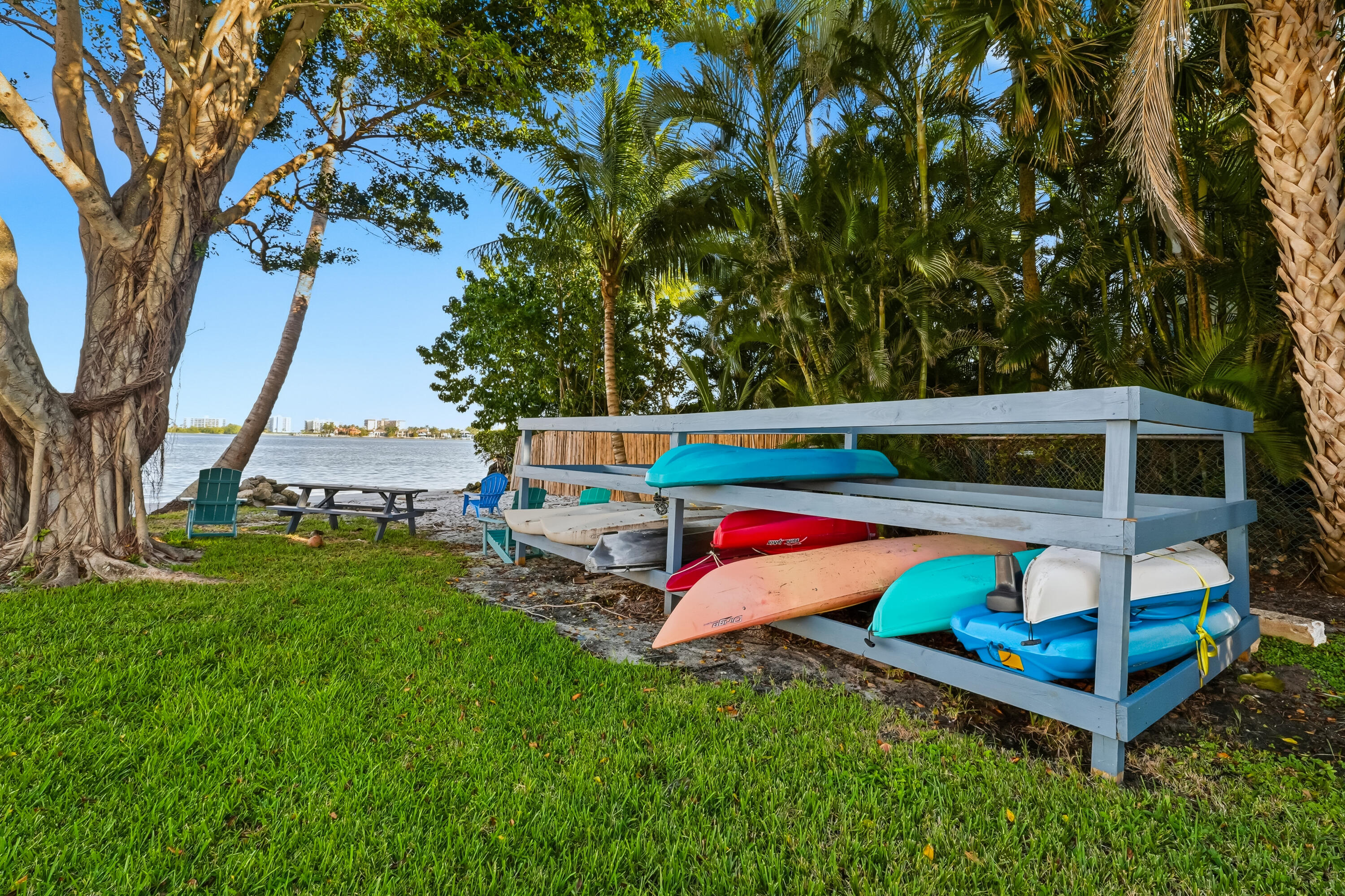 PALM LAKE 1 CONDO - Residential