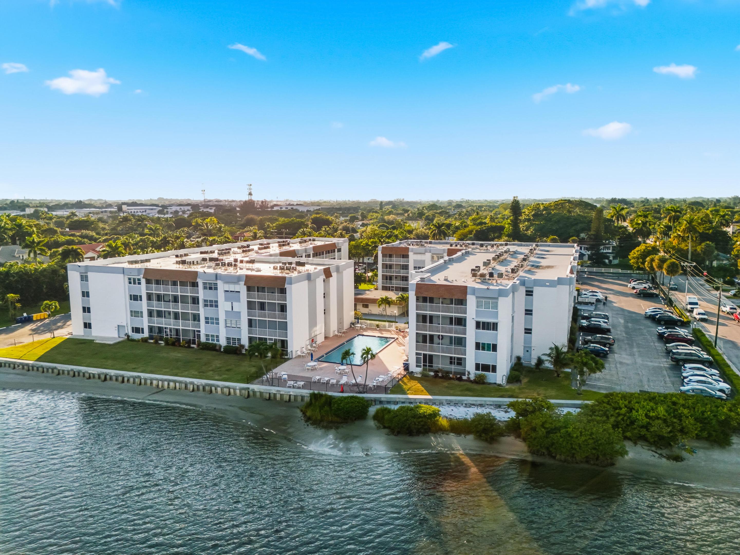 PALM LAKE 1 CONDO - Residential