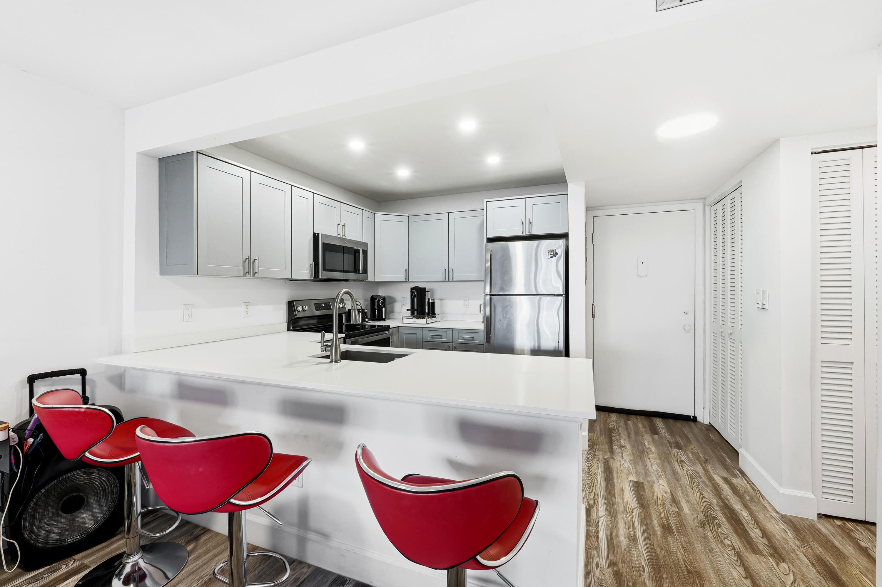 PALM LAKE 1 CONDO - Residential