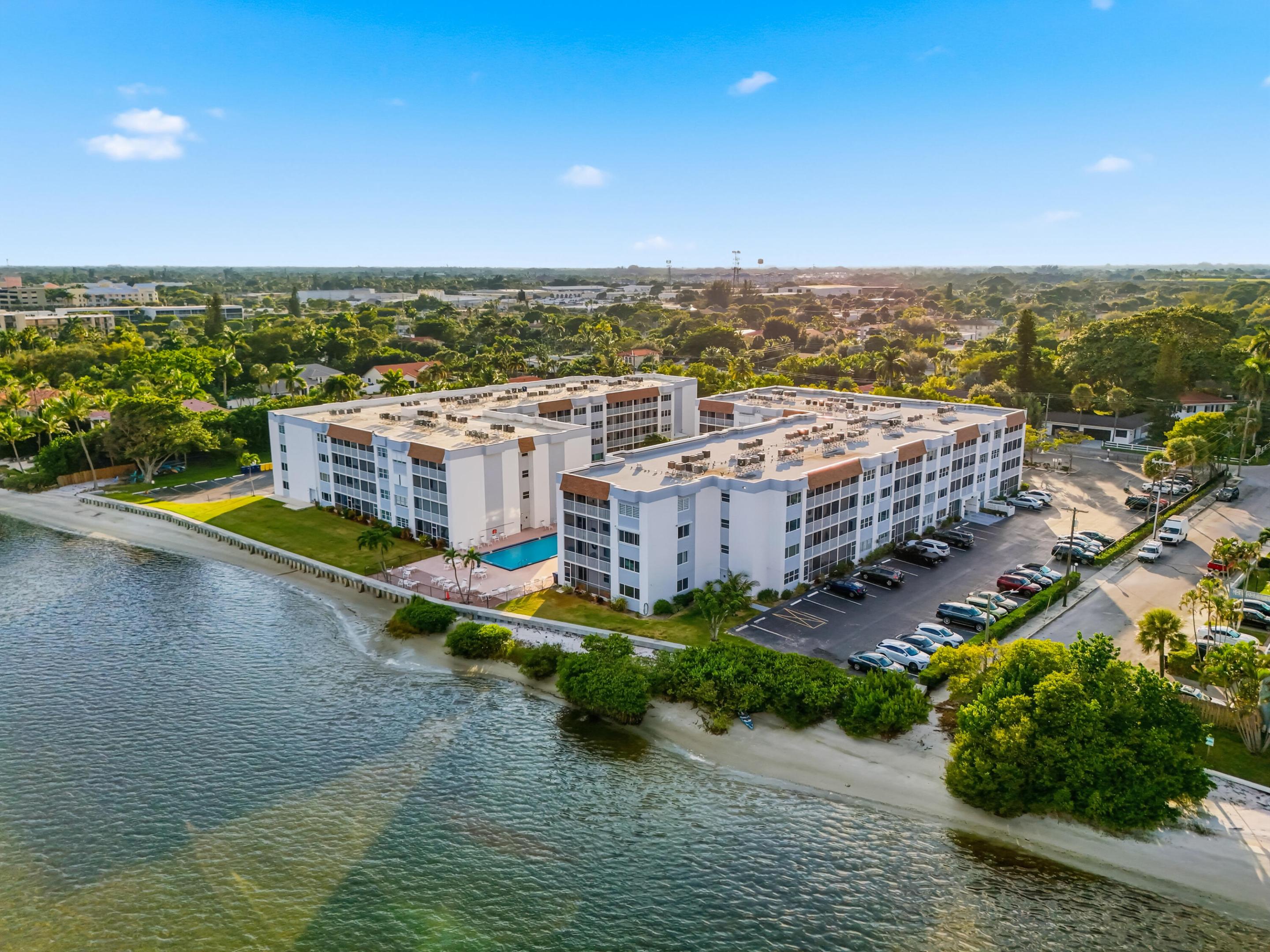 PALM LAKE 1 CONDO - Residential