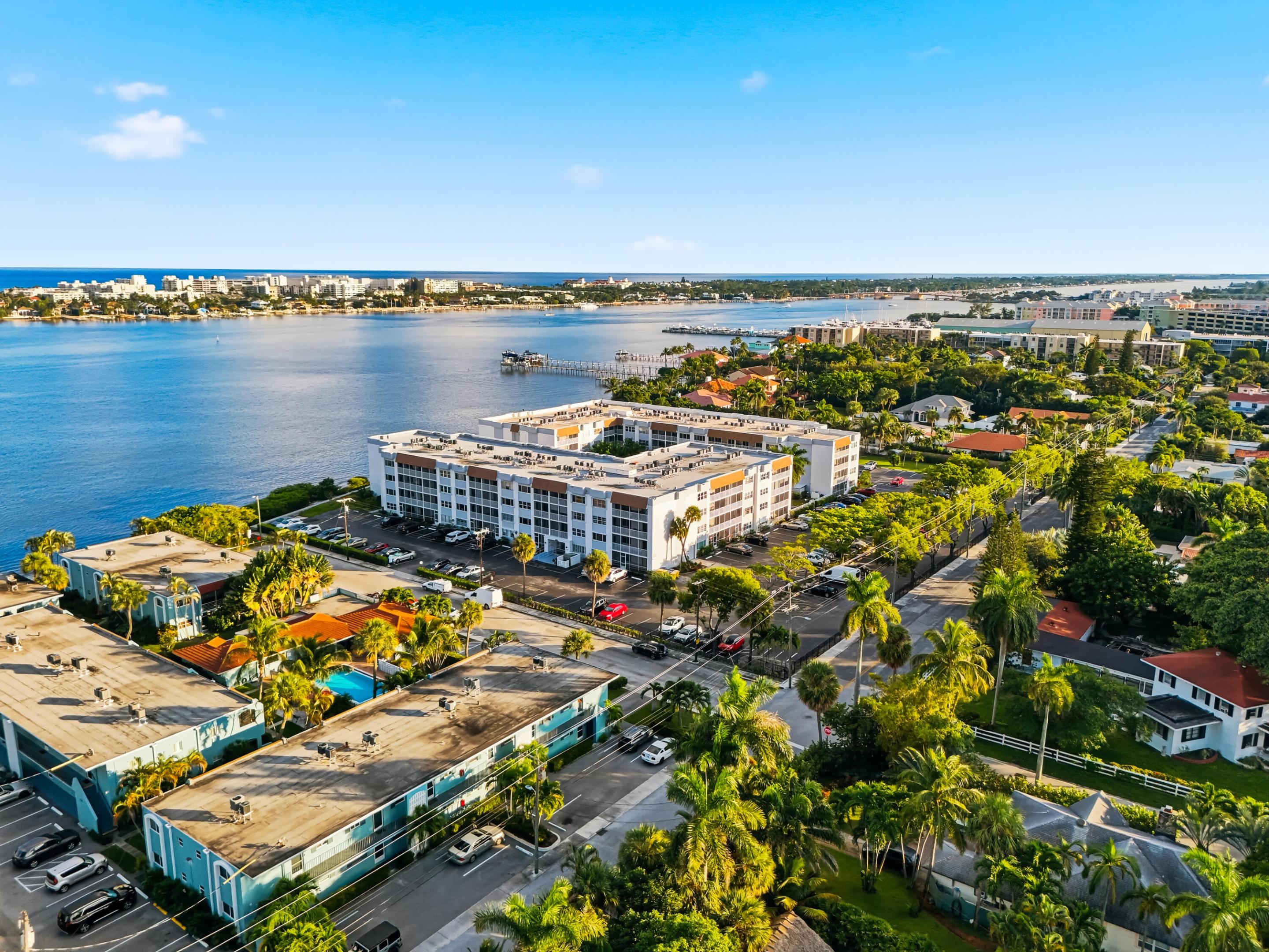 PALM LAKE 1 CONDO - Residential