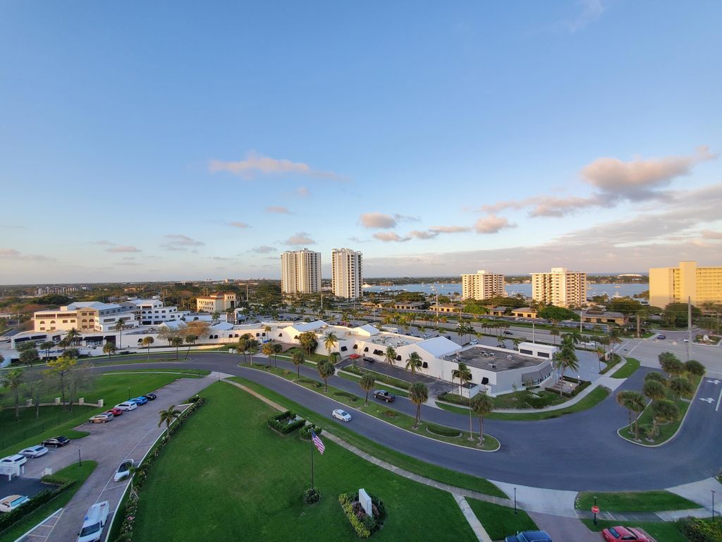 Photo of 336 Golfview Road #Ph19, North Palm Beach, FL 33408 (MLS # R10771739)