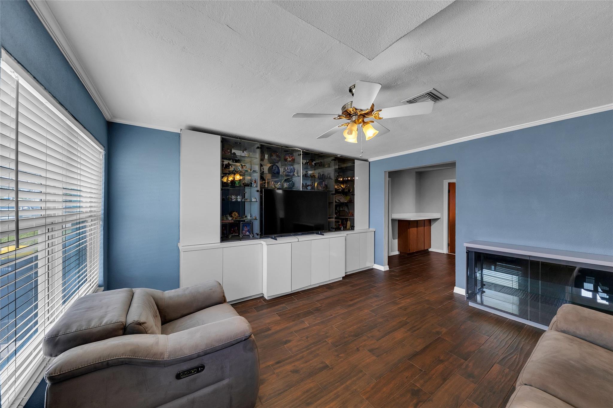 4261 SW 49th St