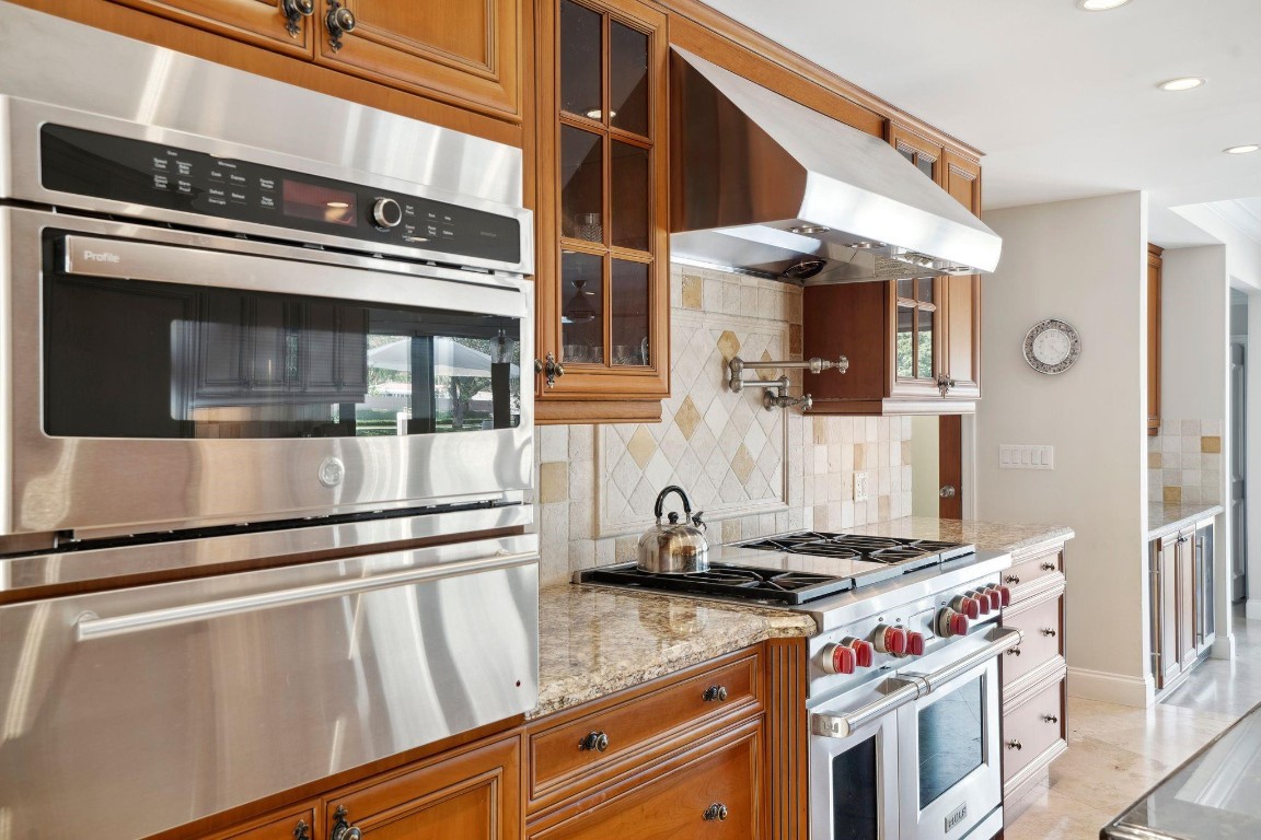 Bay Colony - Residential