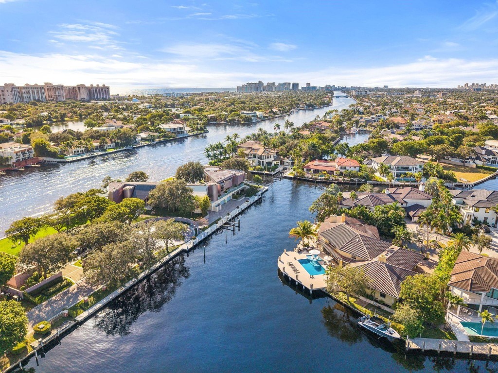 Bay Colony - Residential