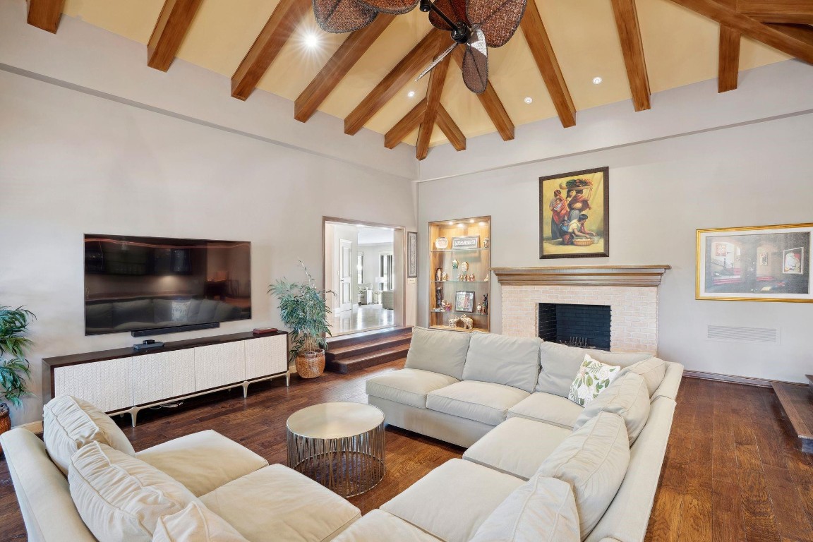 Bay Colony - Residential