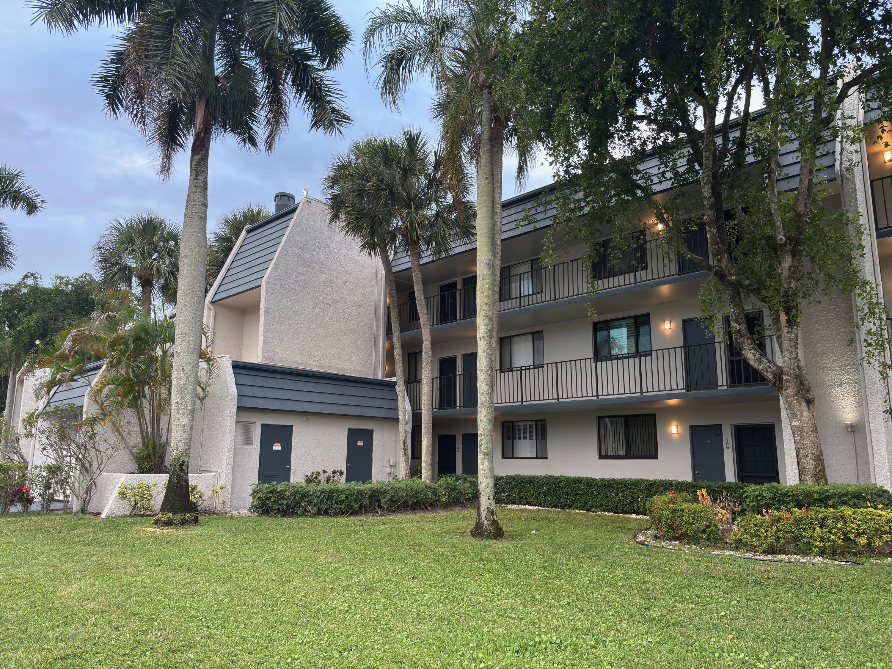 FOUNTAINS OF PALM BEACH - Residential Lease