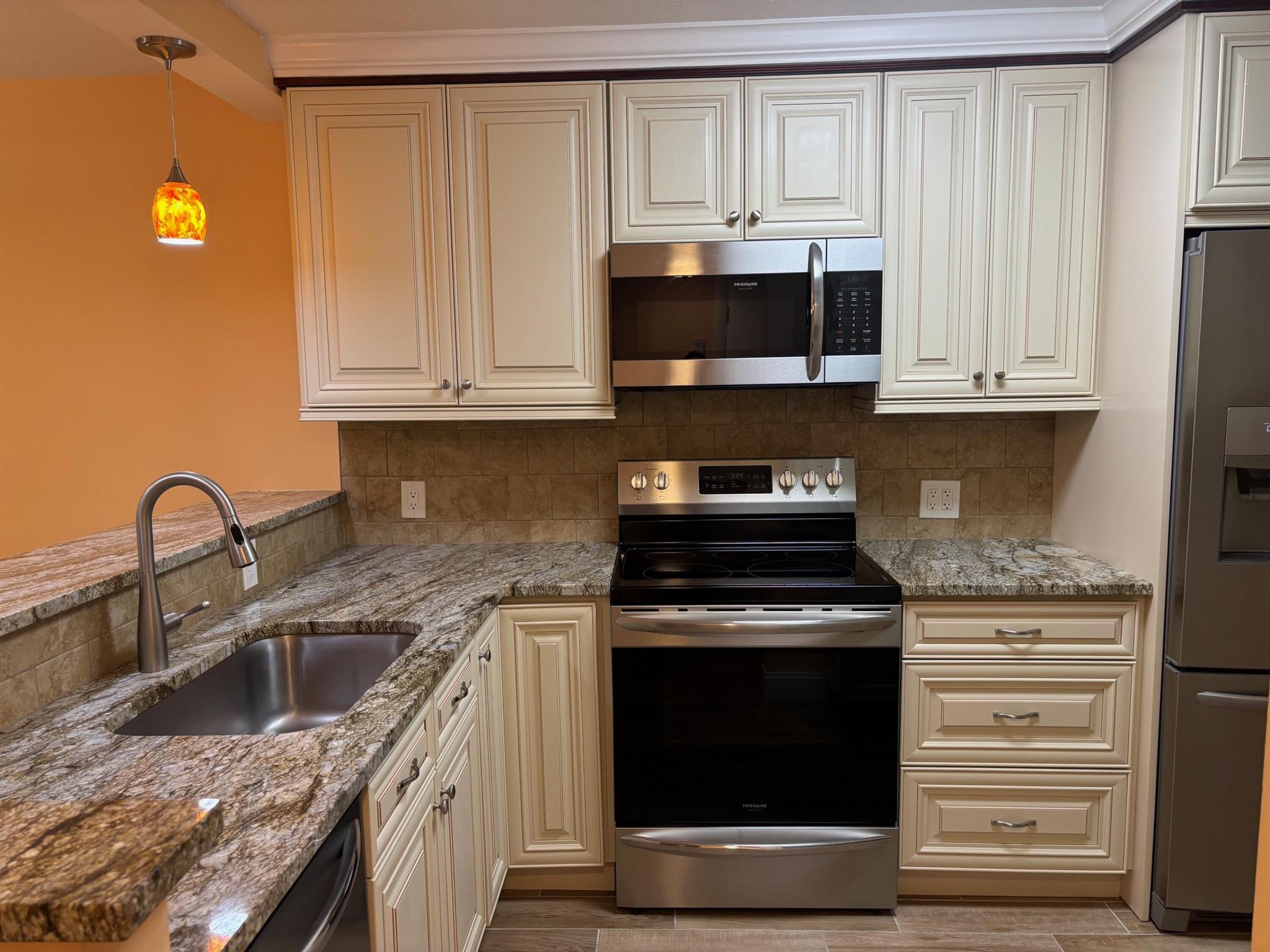 FOUNTAINS OF PALM BEACH - Residential Lease