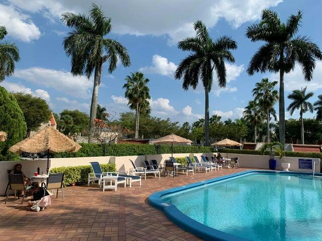 FOUNTAINS OF PALM BEACH - Residential Lease