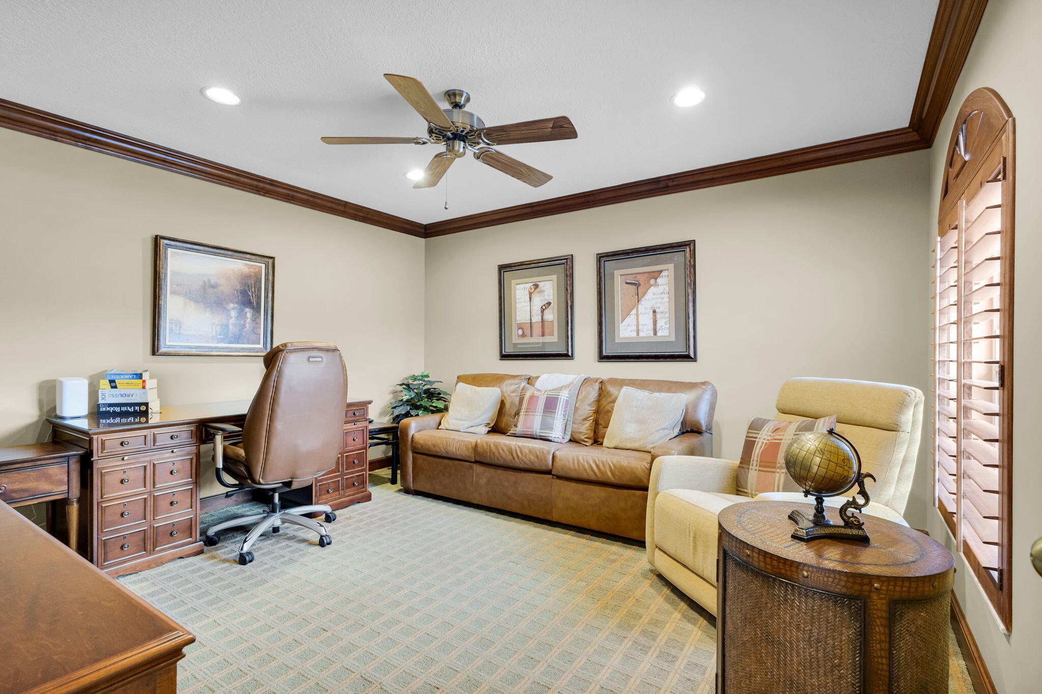 LEGENDS CONDO - Residential