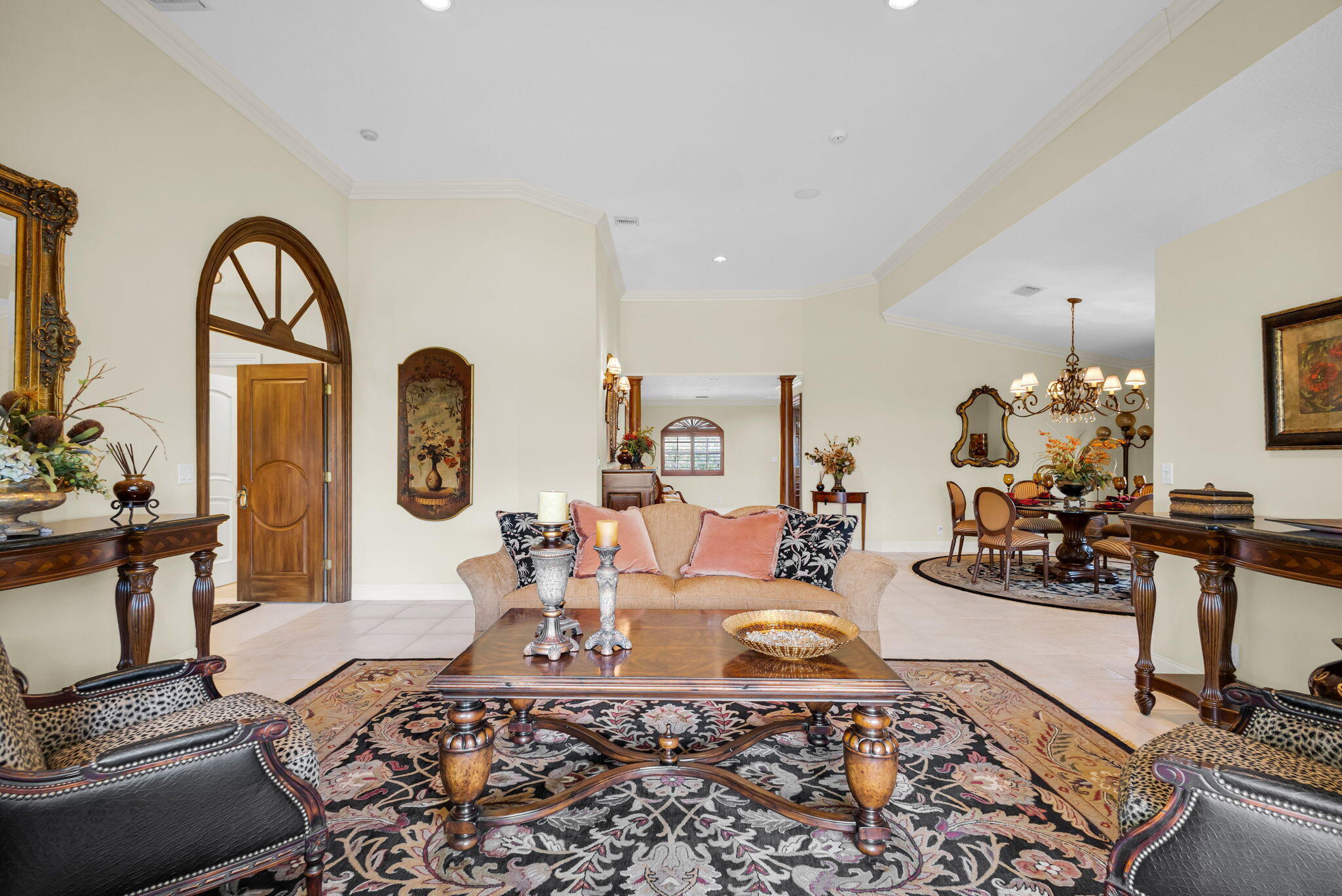 LEGENDS CONDO - Residential