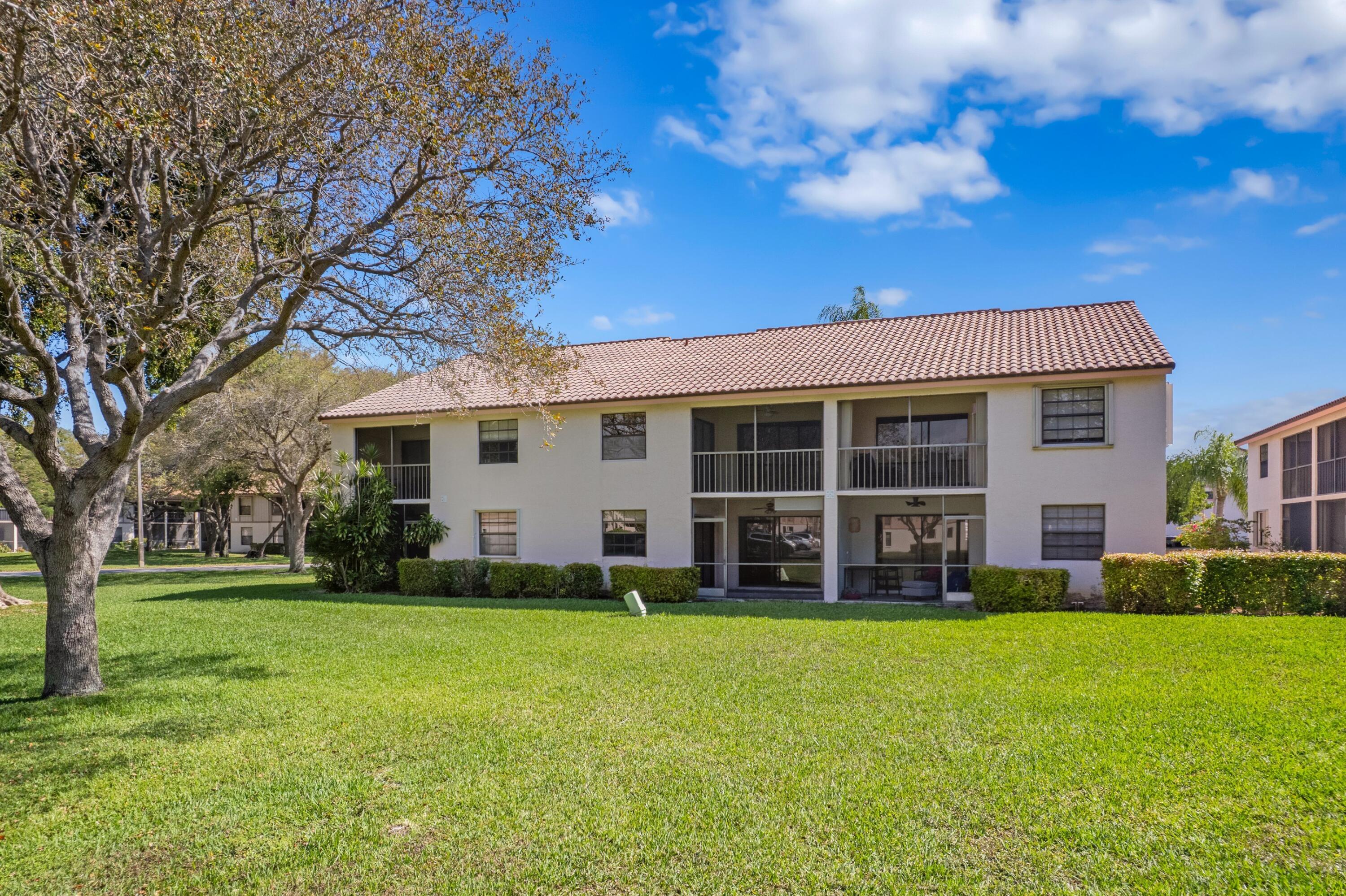 LAKE WINDWOOD CONDO - Residential