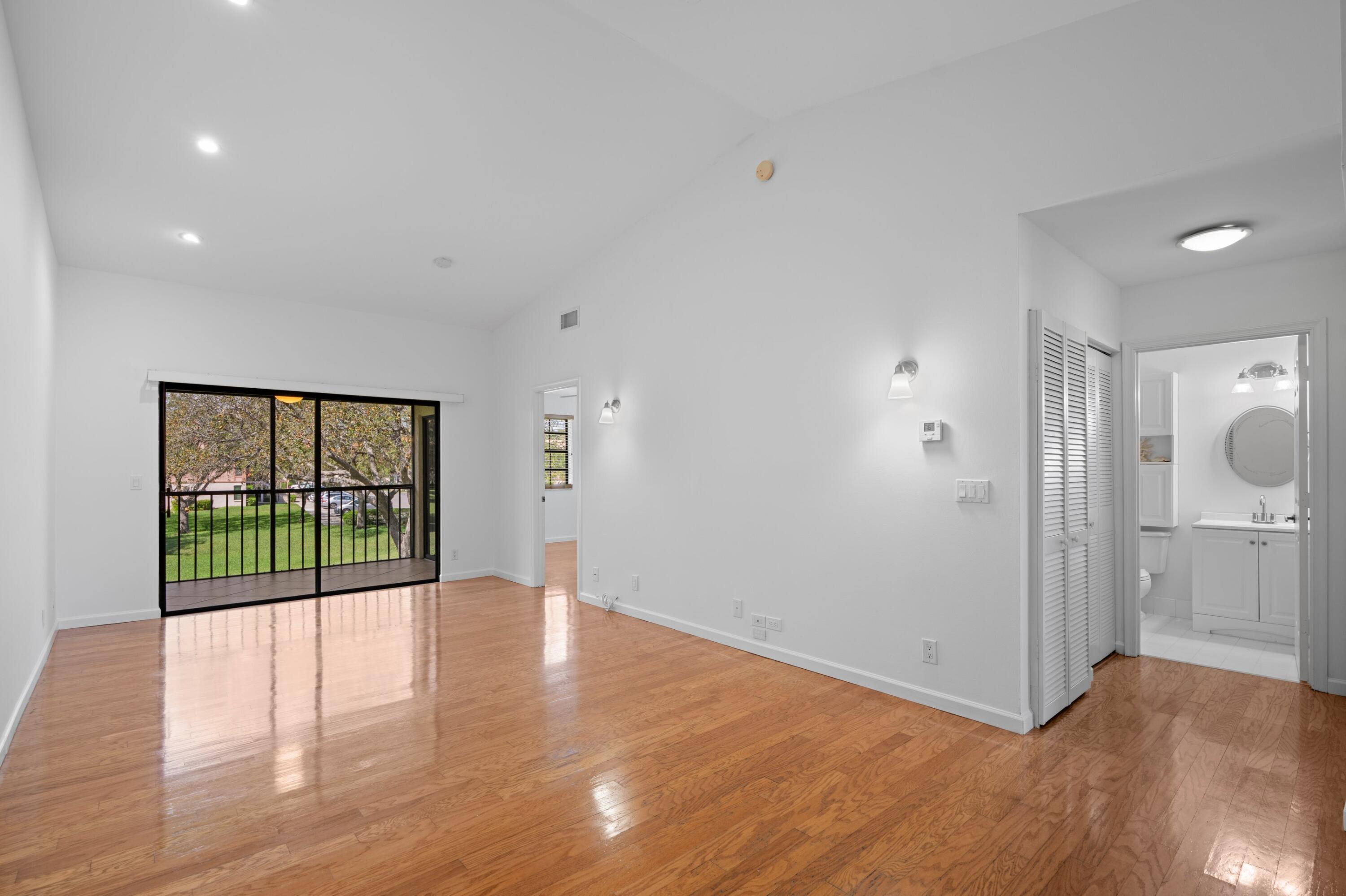 LAKE WINDWOOD CONDO - Residential