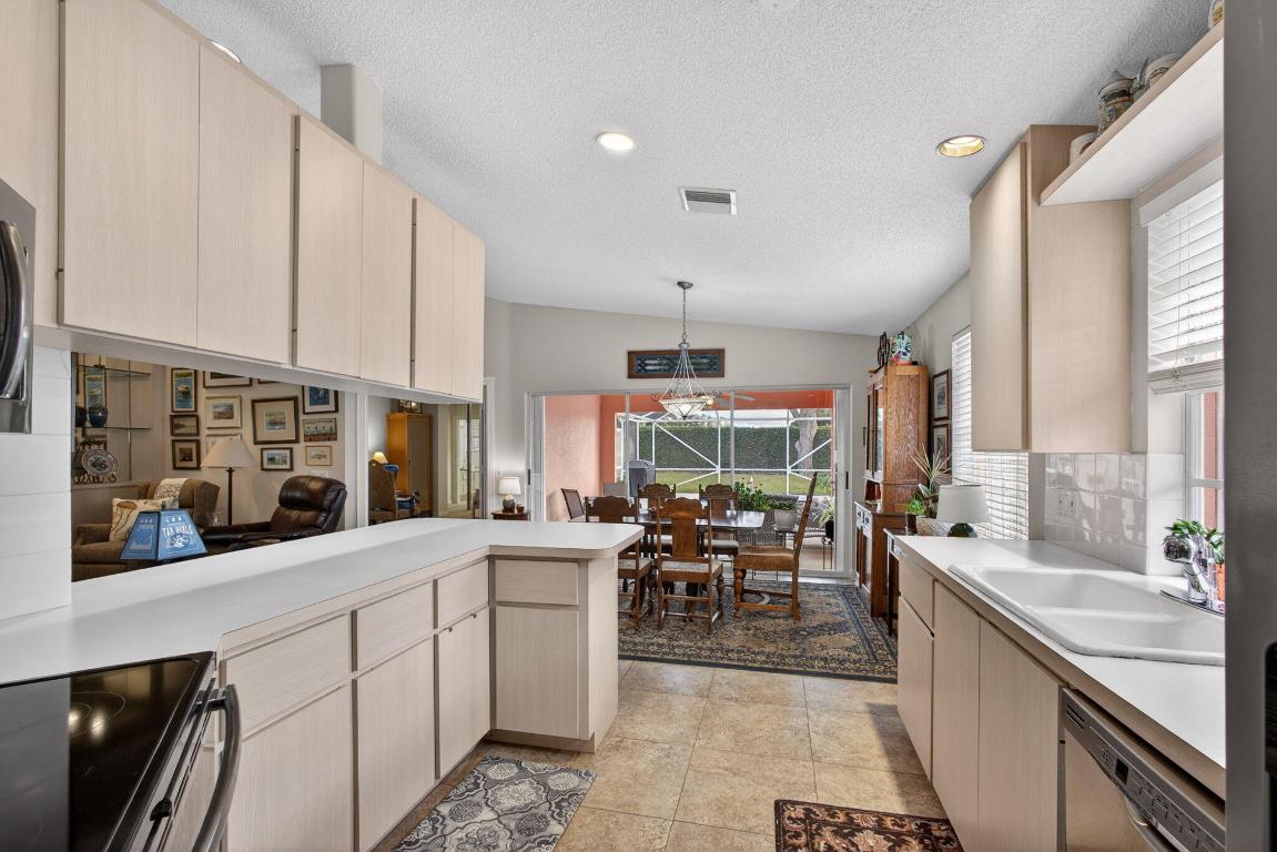 GARDEN OAKS - Residential