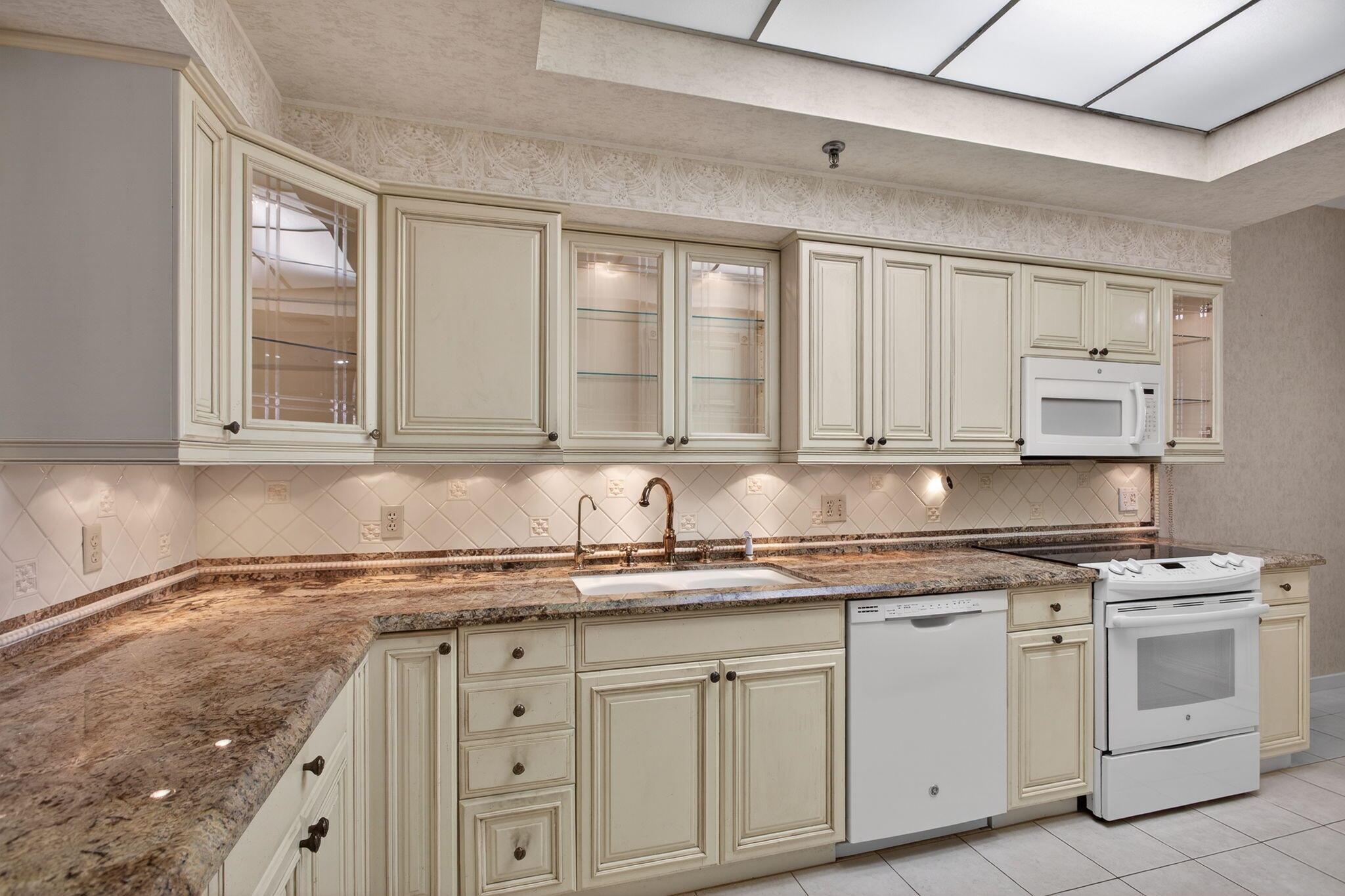 MARINA AT TWELVE OAKS CON - Residential