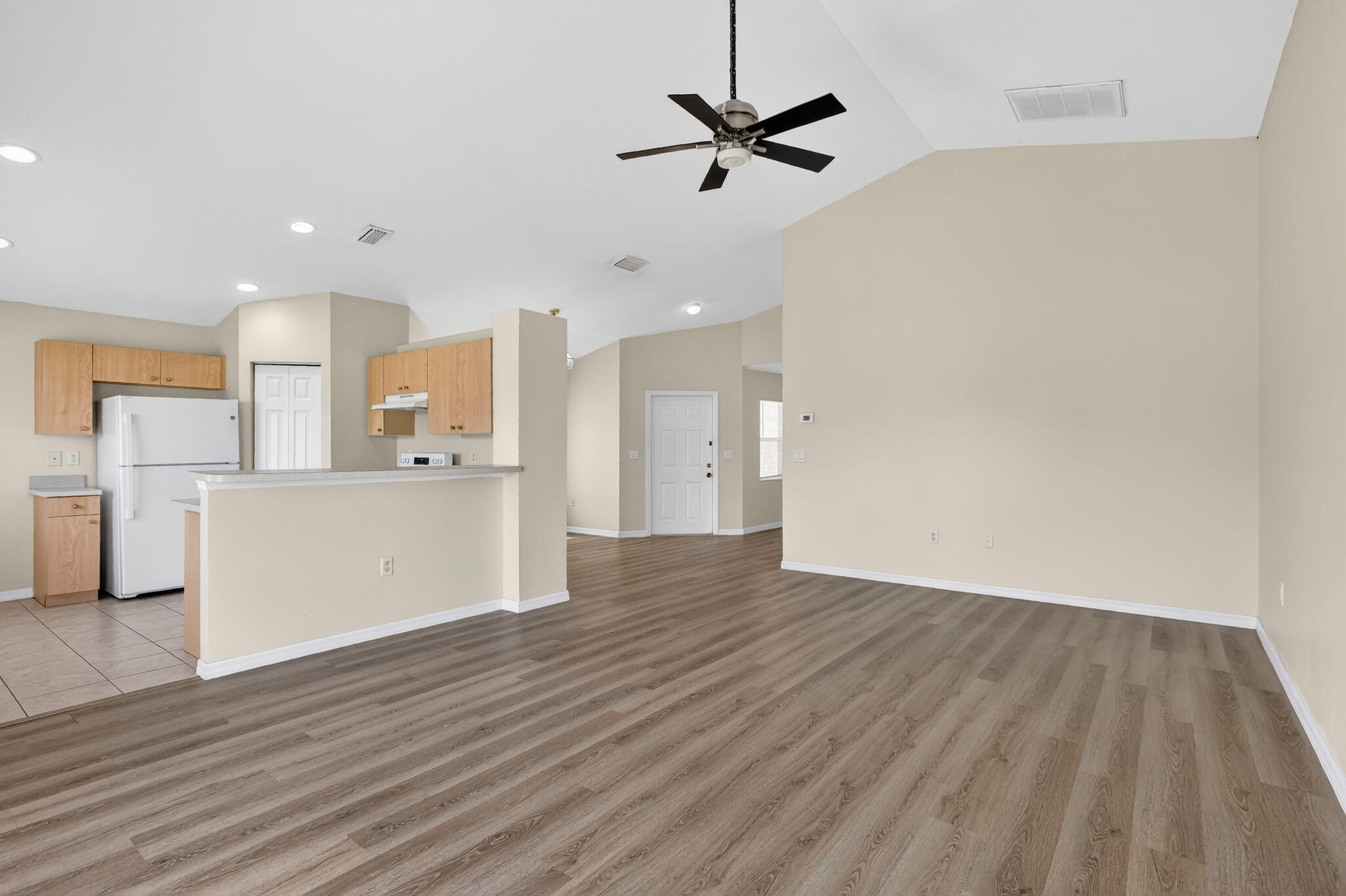 LAKE FOREST - Residential