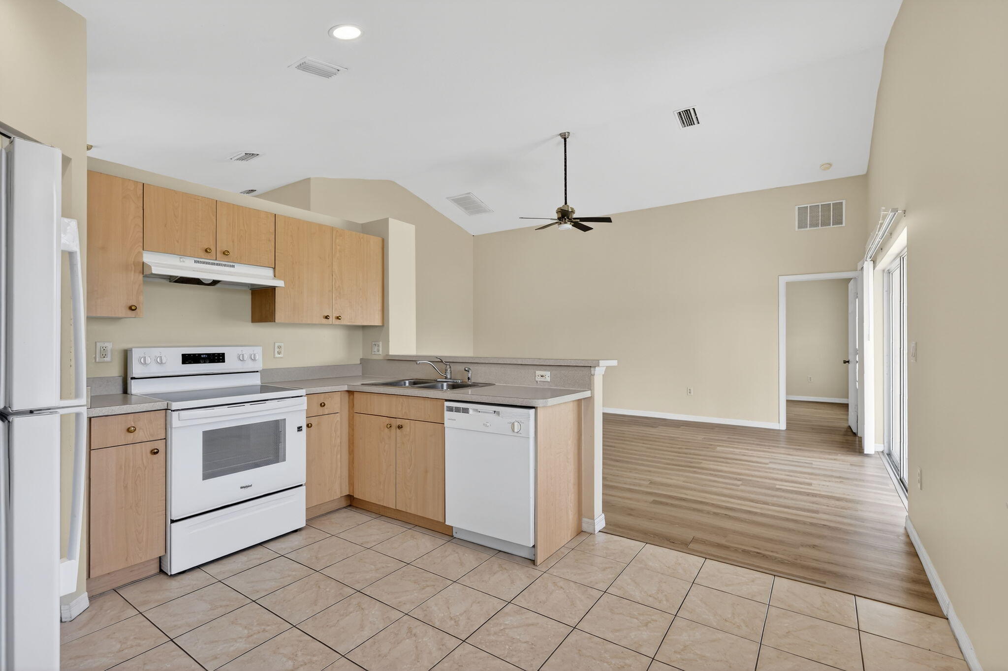 LAKE FOREST - Residential