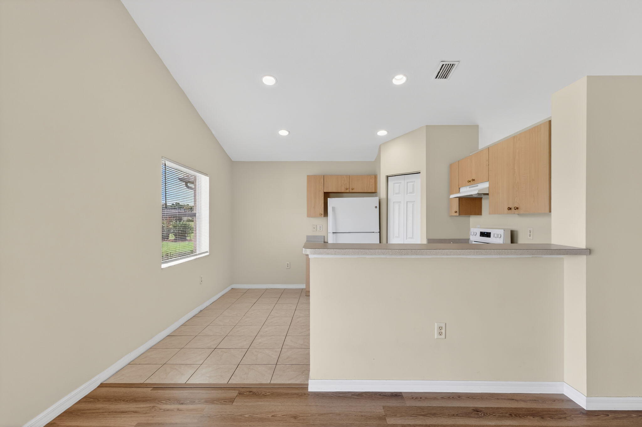 LAKE FOREST - Residential