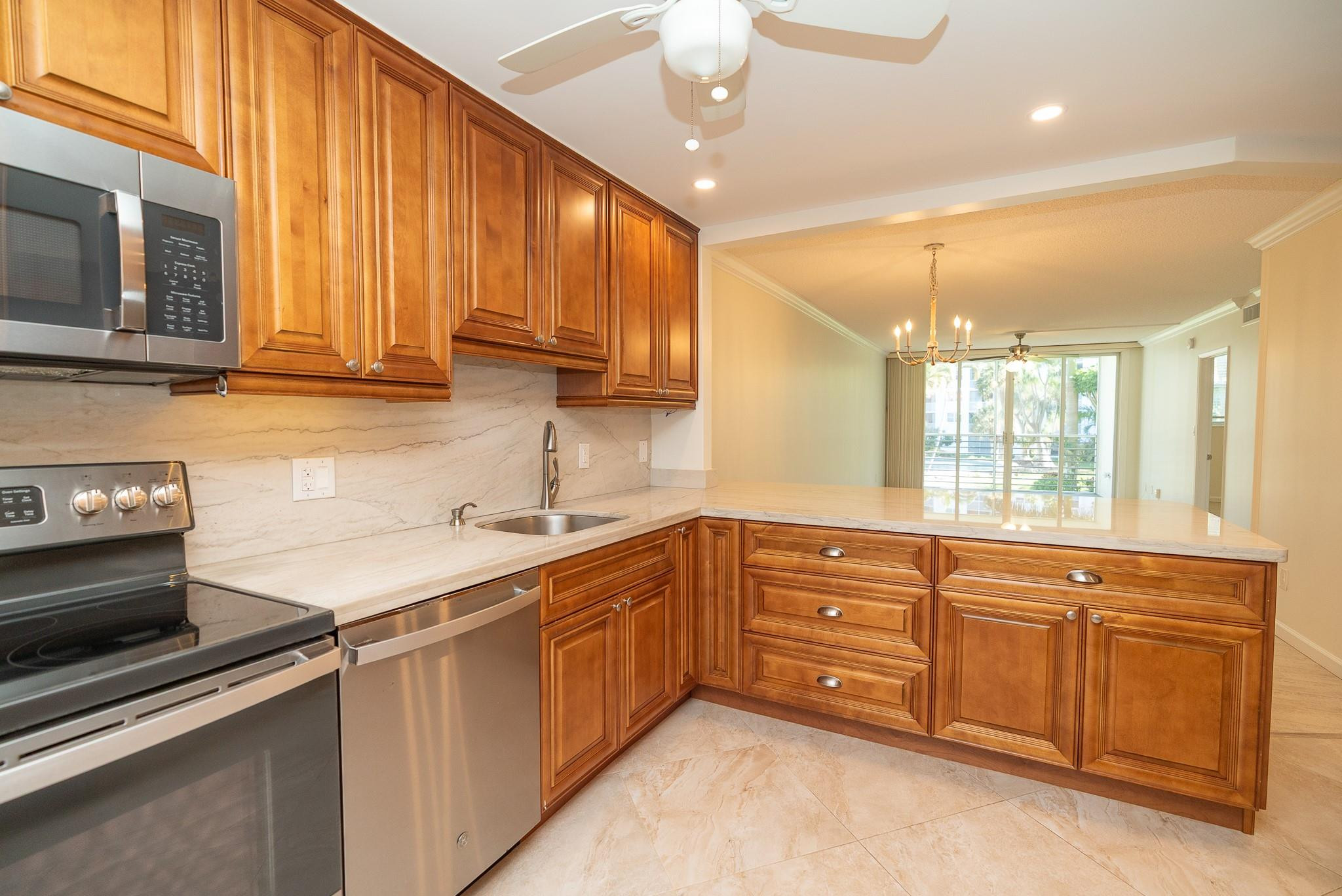 2731 NE 14th Street Causeway 208