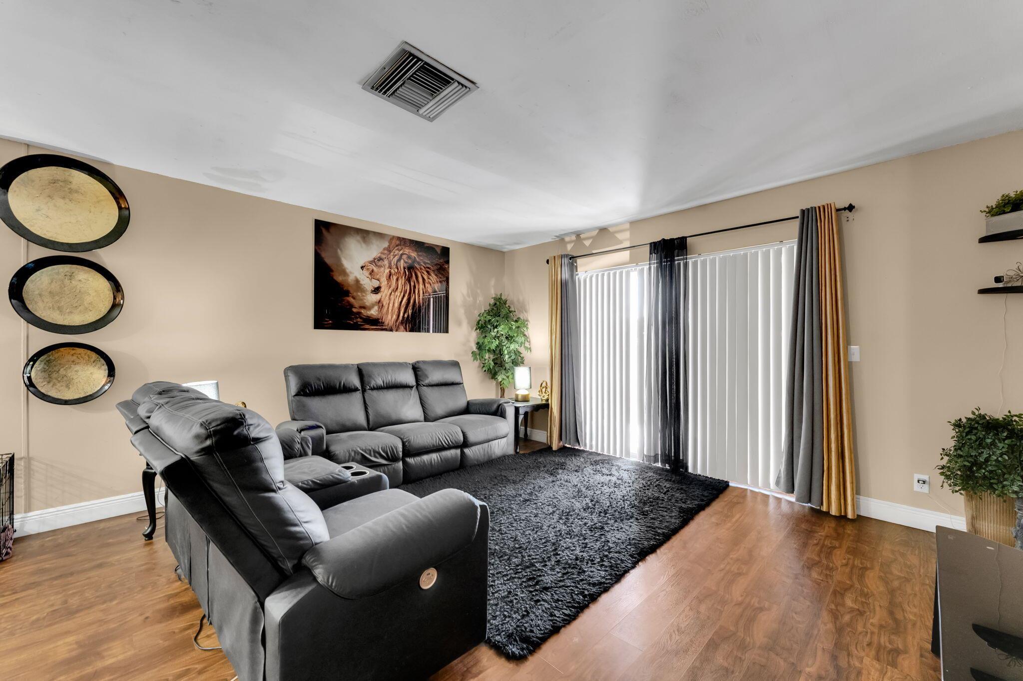 ROYAL VILLAGE TOWNHOUSES - Residential