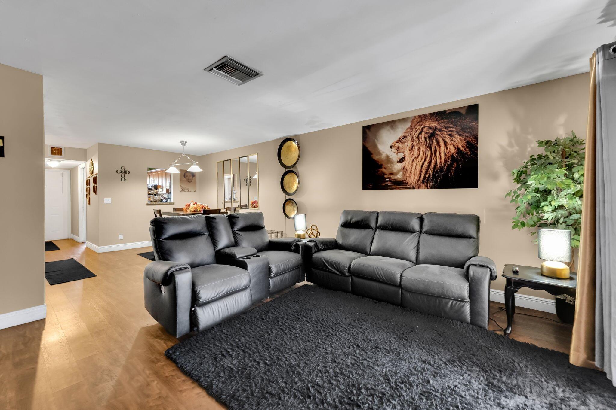 ROYAL VILLAGE TOWNHOUSES - Residential