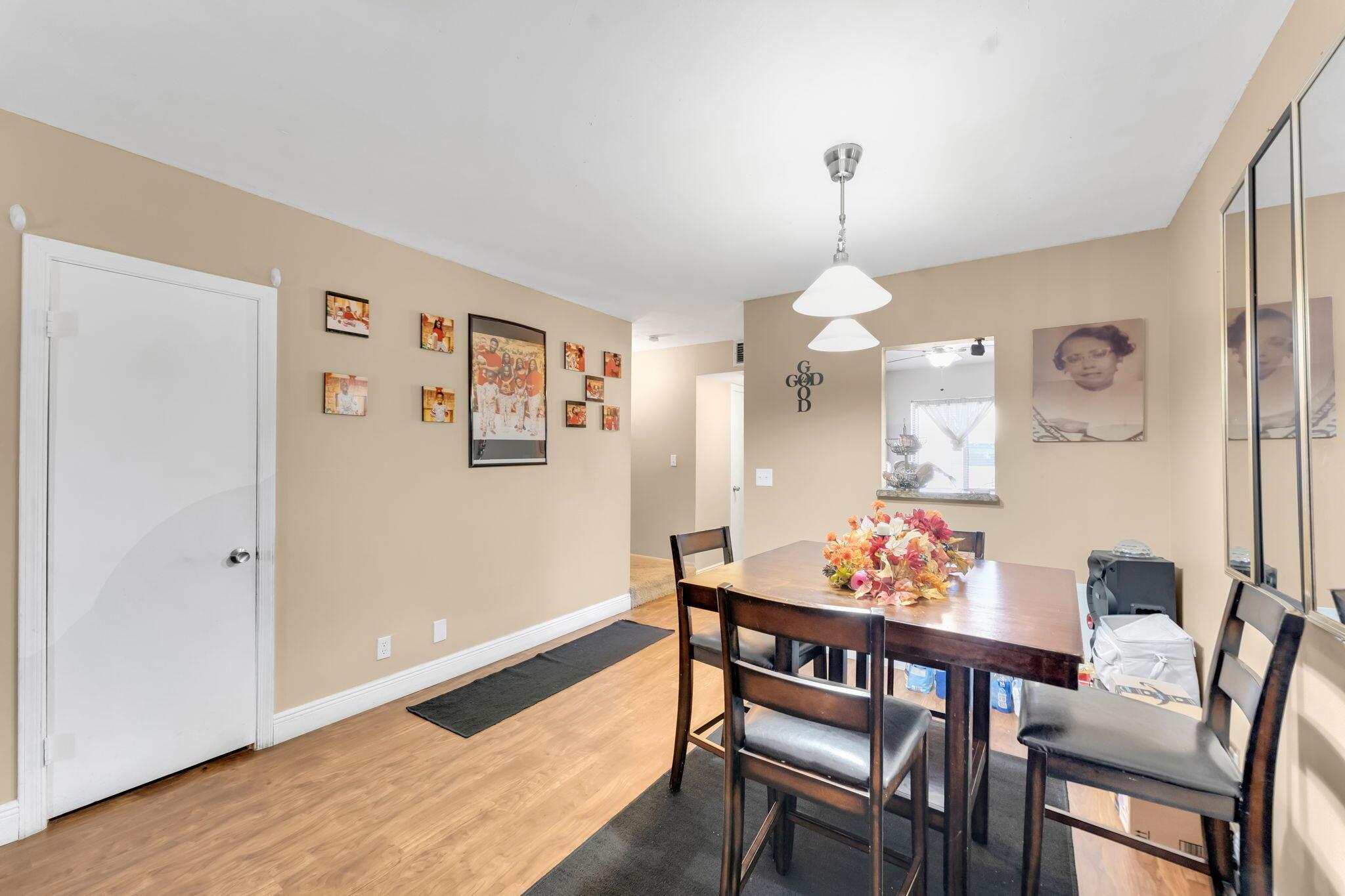 ROYAL VILLAGE TOWNHOUSES - Residential