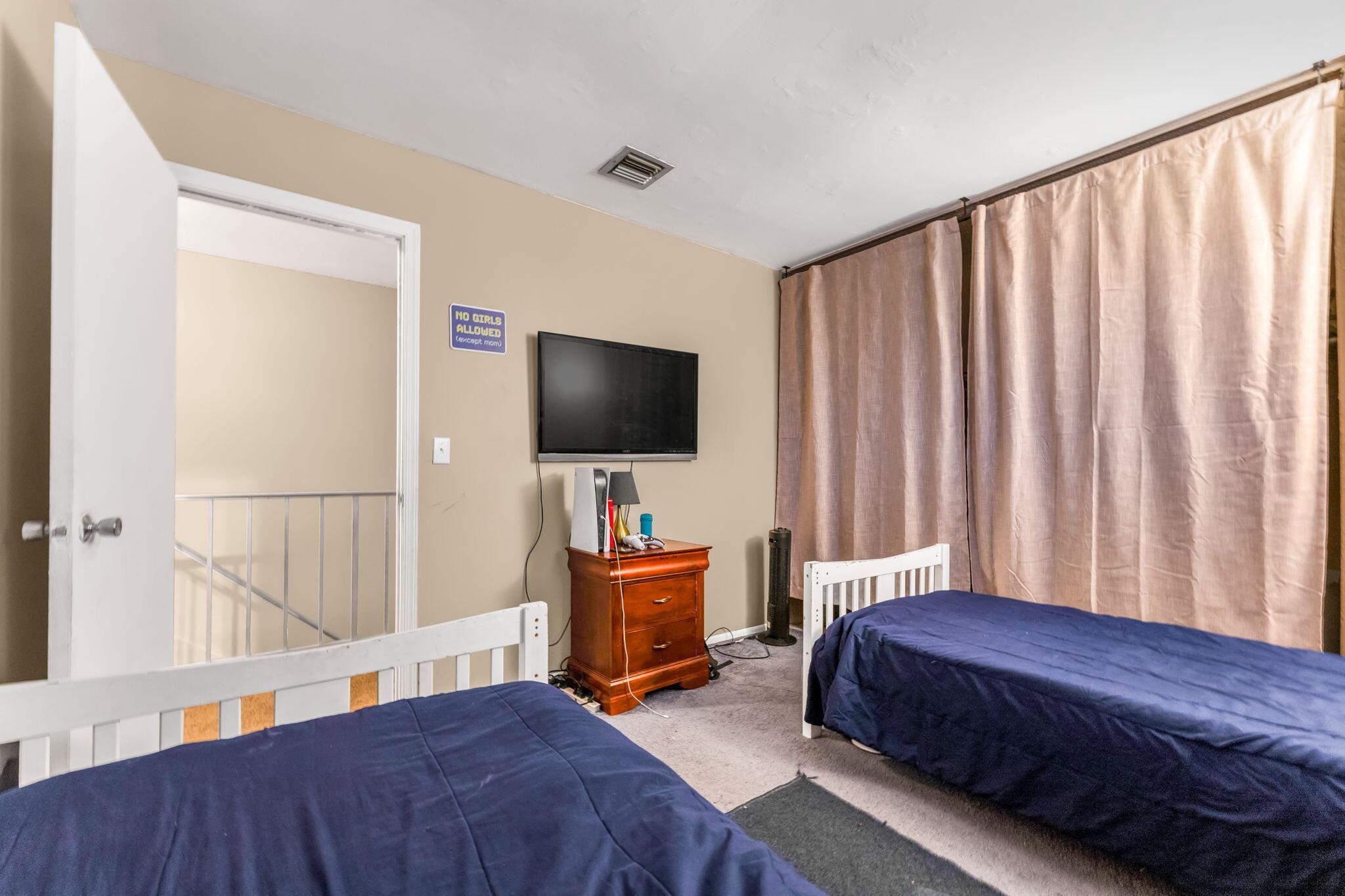 ROYAL VILLAGE TOWNHOUSES - Residential