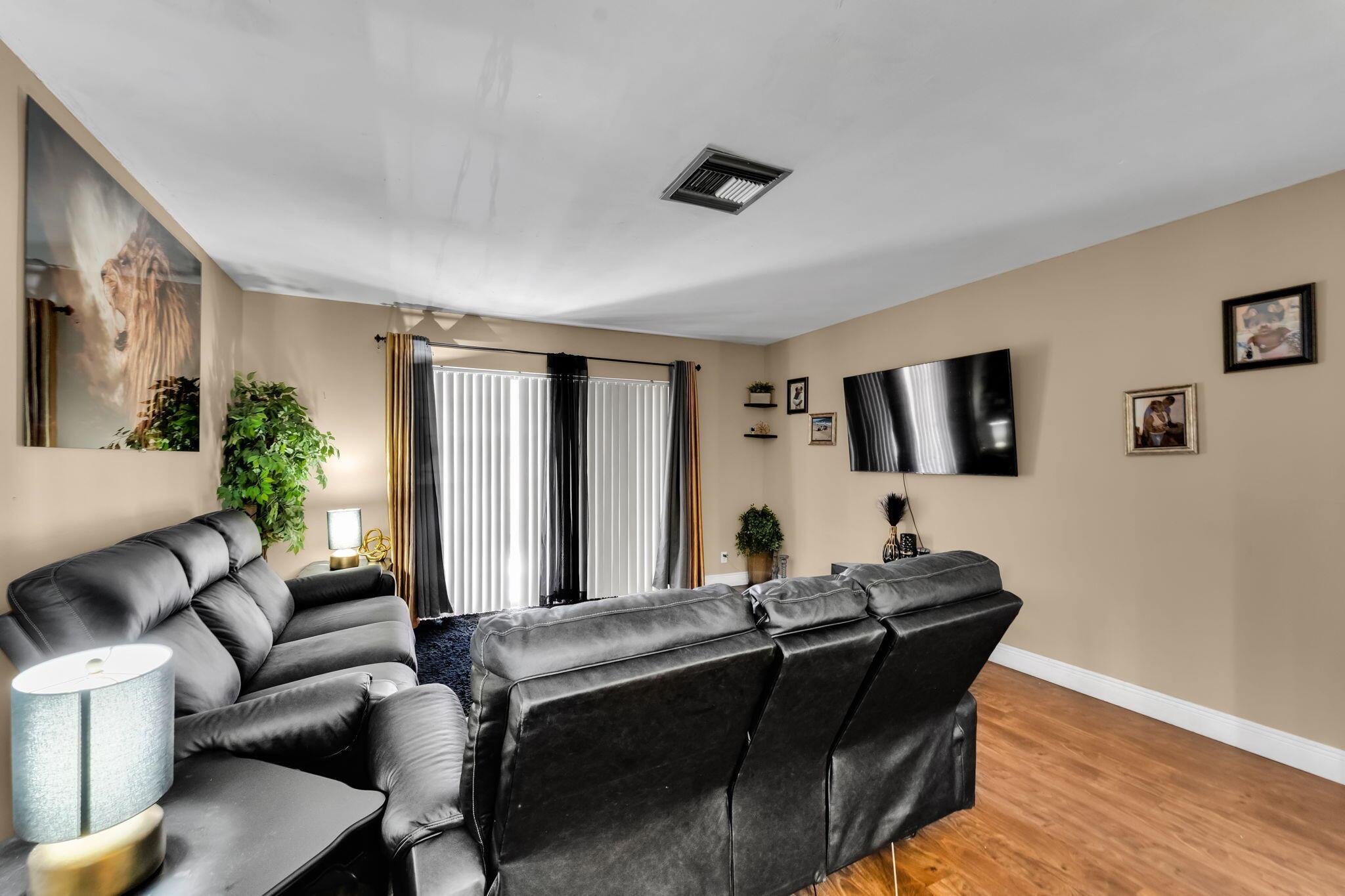 ROYAL VILLAGE TOWNHOUSES - Residential