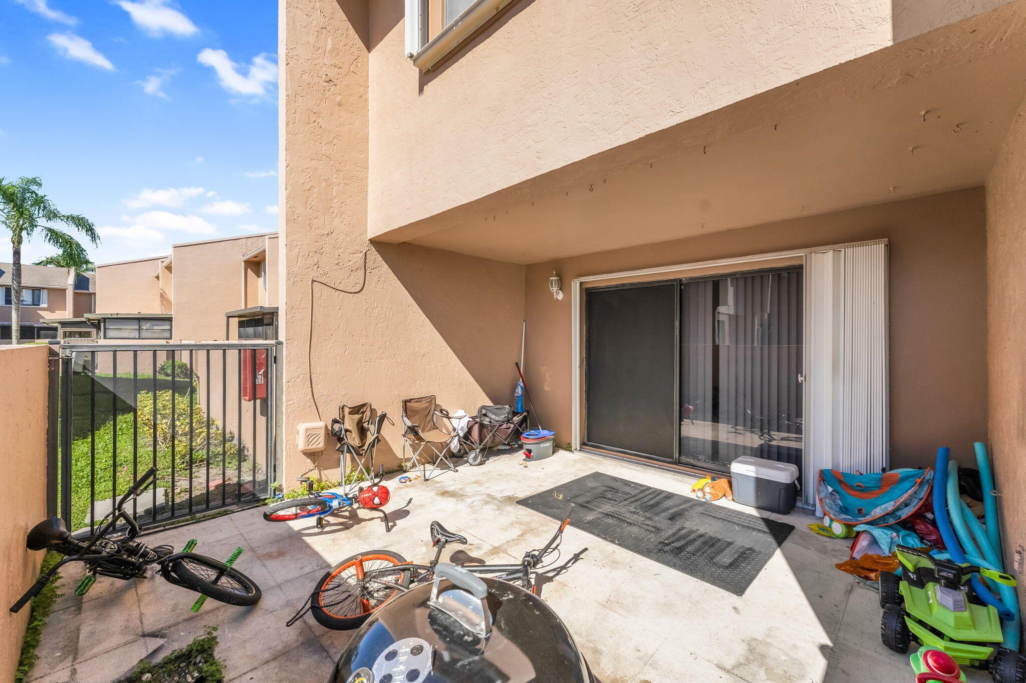 ROYAL VILLAGE TOWNHOUSES - Residential