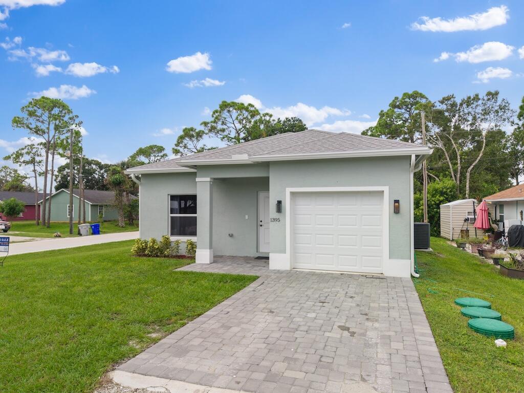 Photo of 1395 17th Court SW, Vero Beach, FL 32962 (MLS # R11133252)