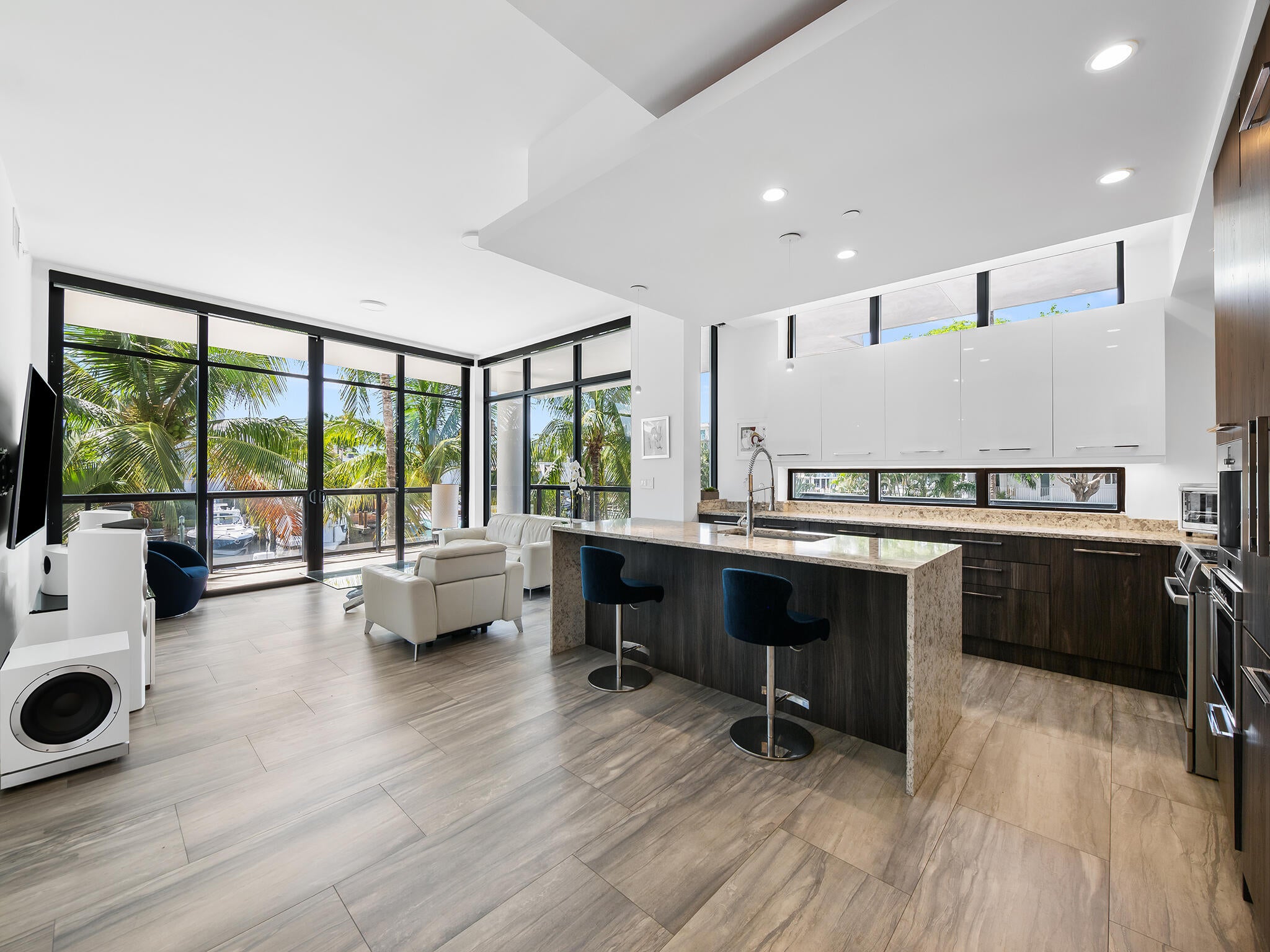 161 ISLE OF VENICE Drive 204
