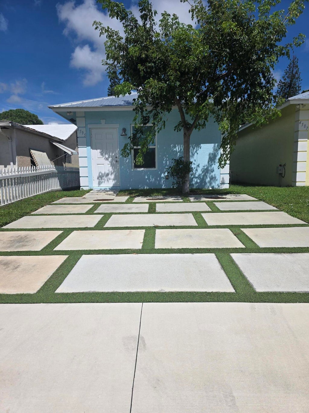 Photo of 4595 Cambridge Street, Lake Worth Beach, FL 33463 (MLS # B26085049)