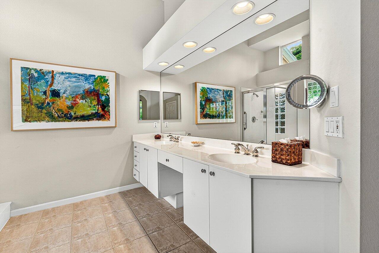 SUNSET BAY - Residential