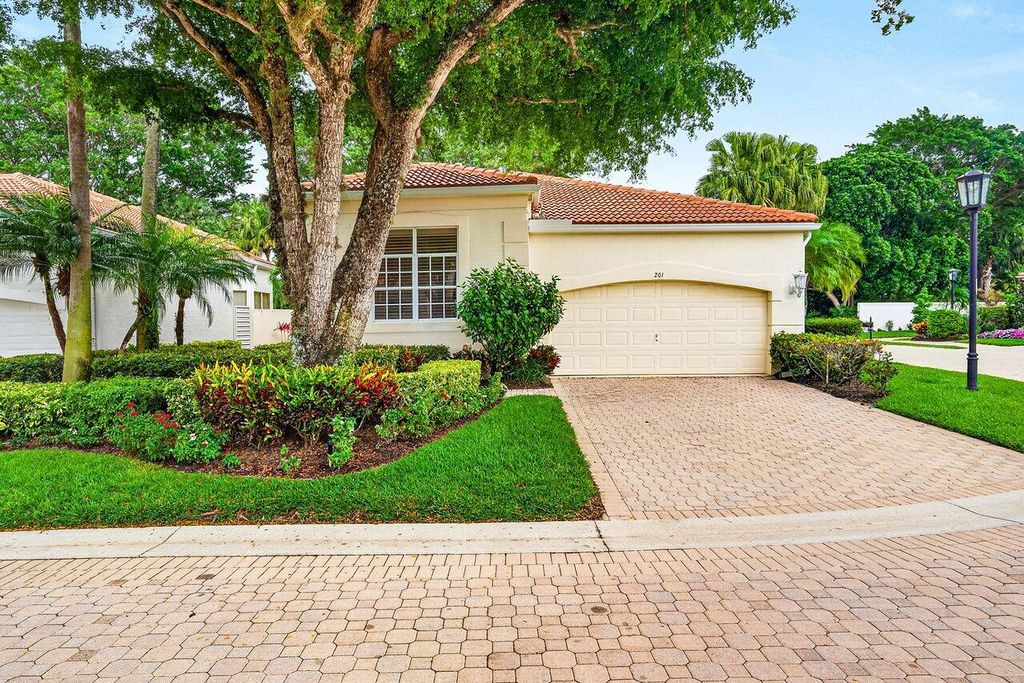 Photo of 201 Sunset Bay Court, Palm Beach Gardens, FL 33418 (MLS # B26017537)