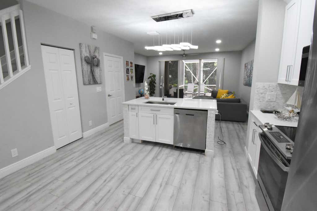 Photo of 9800 Lago Drive, Boynton Beach, FL 33472 (MLS # R10980265)