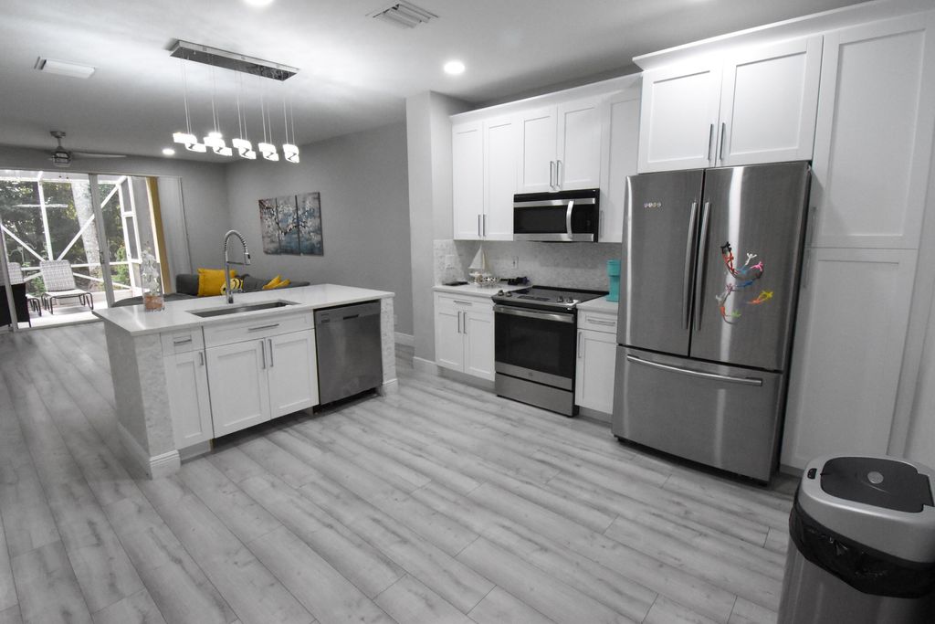 Photo of 9800 Lago Drive, Boynton Beach, FL 33472 (MLS # R10980265)