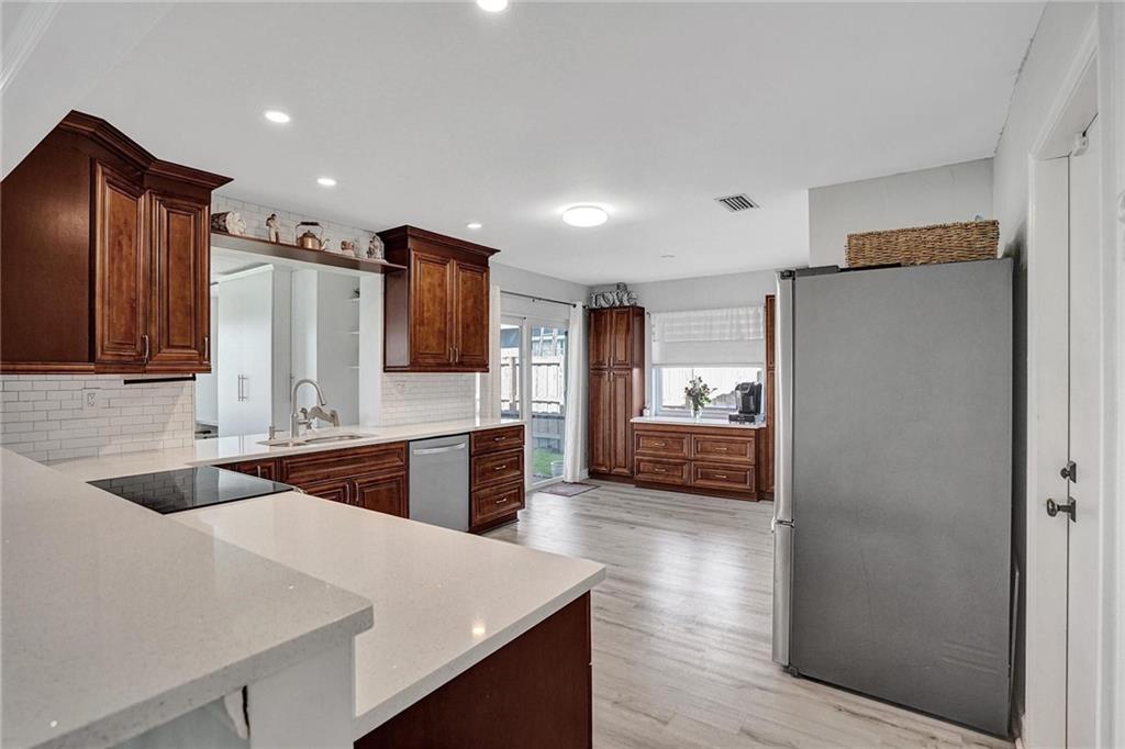 NORTHWOOD - Residential