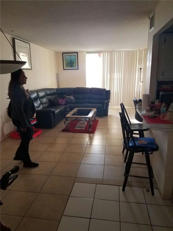 NEWPORT AT LAUDERHILL CON - Residential